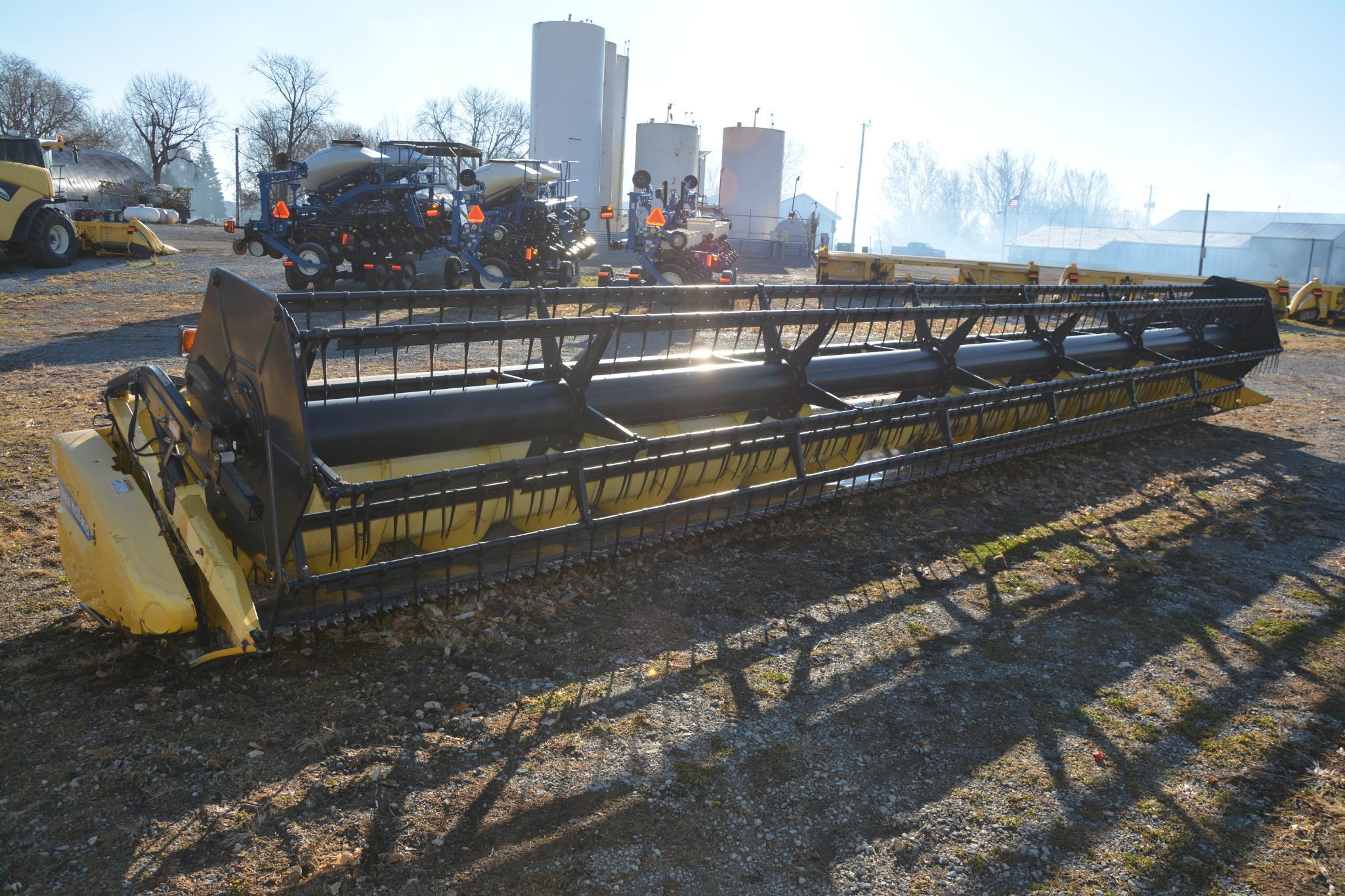 2008 New Holland 74C 35' flex platform