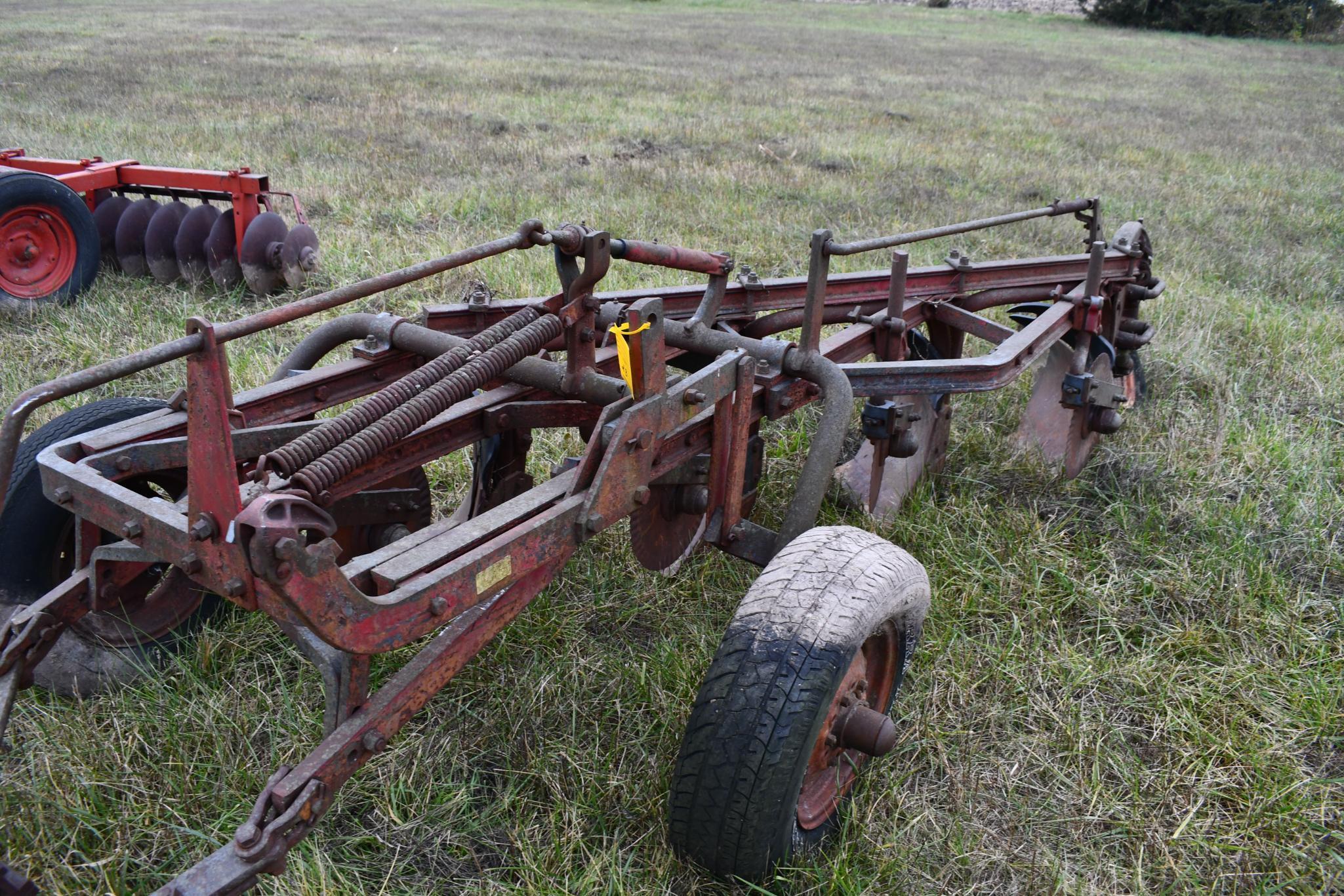 International 4 bottom pull type plow