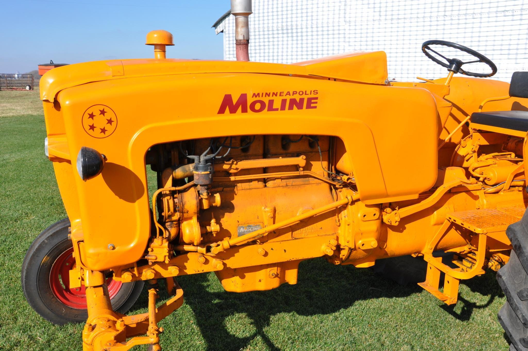 Minneapolis Moline 5-Star tractor