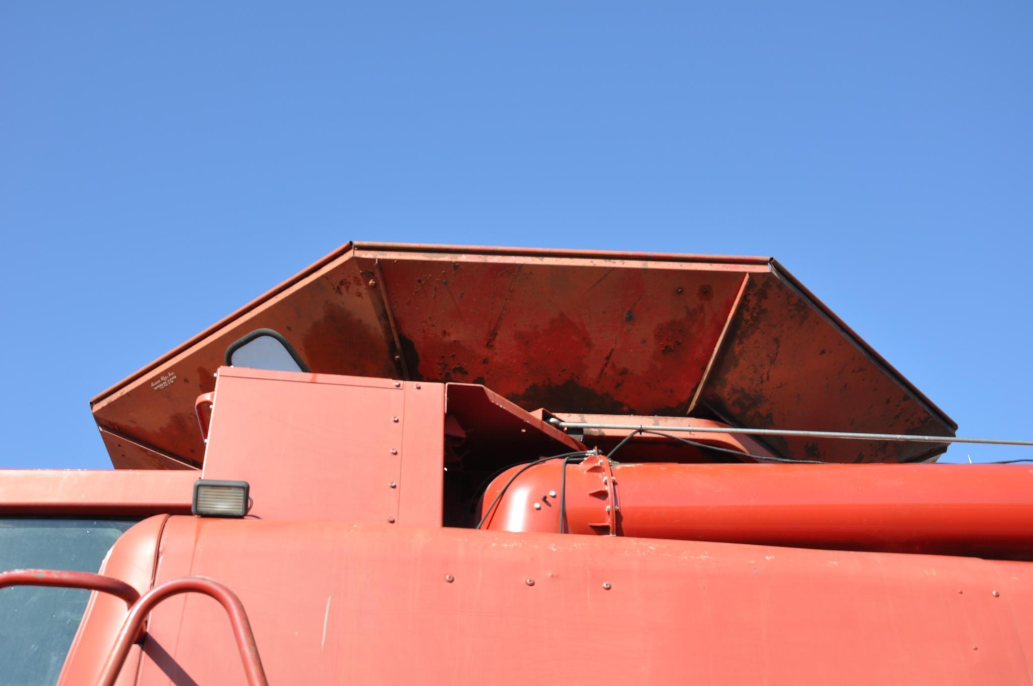 Case-IH 2188 2wd combine