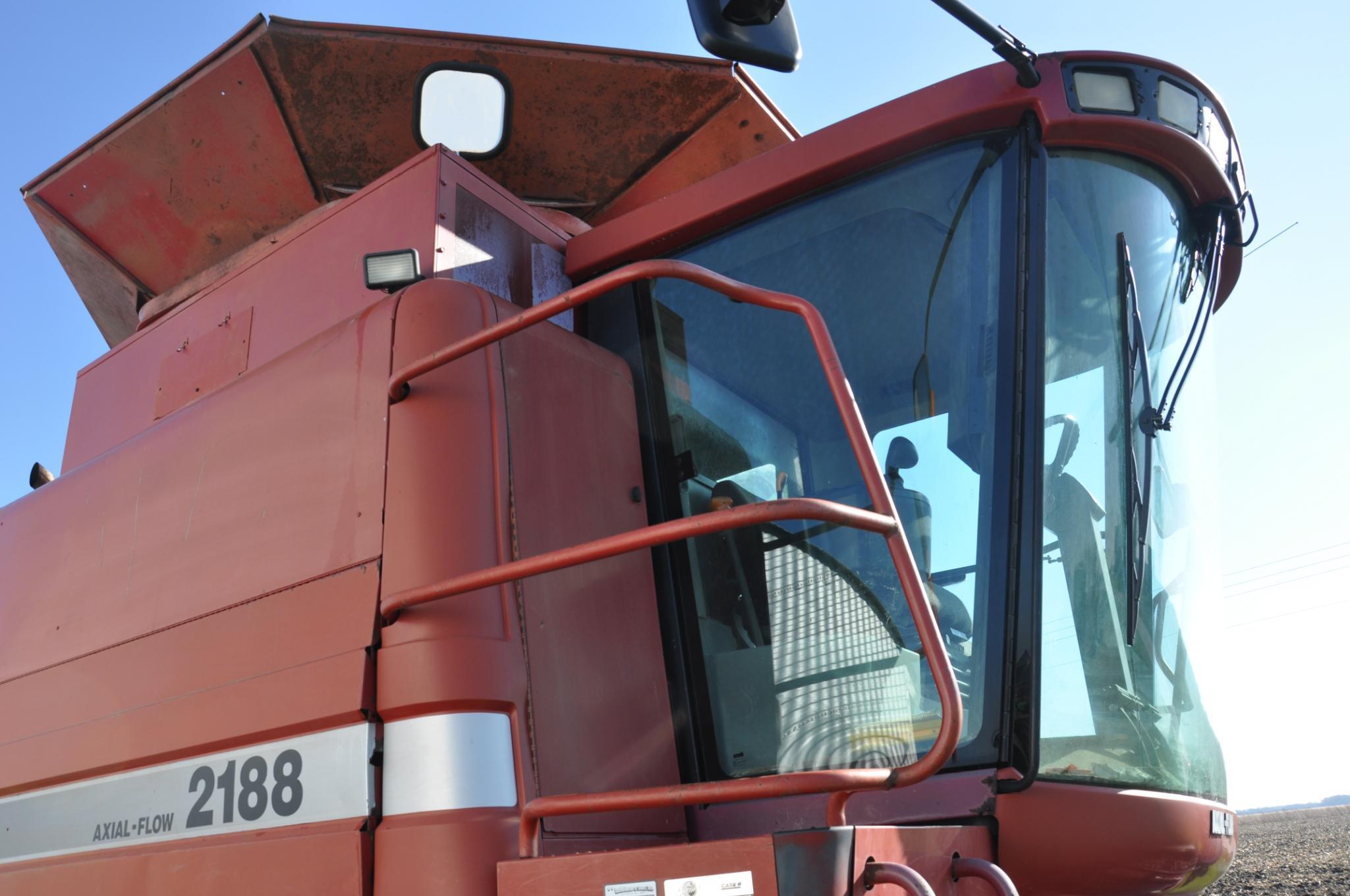 Case-IH 2188 2wd combine