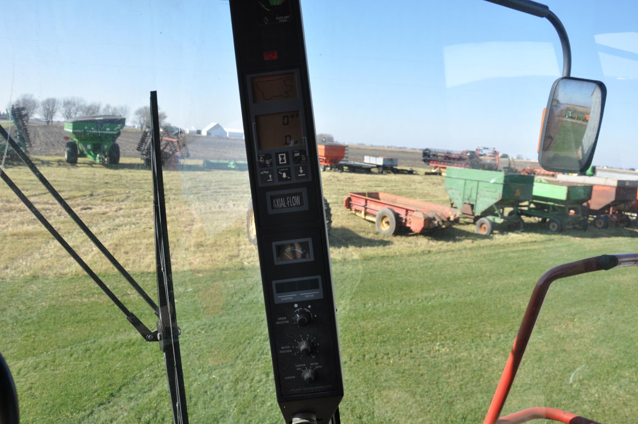 Case-IH 2188 2wd combine