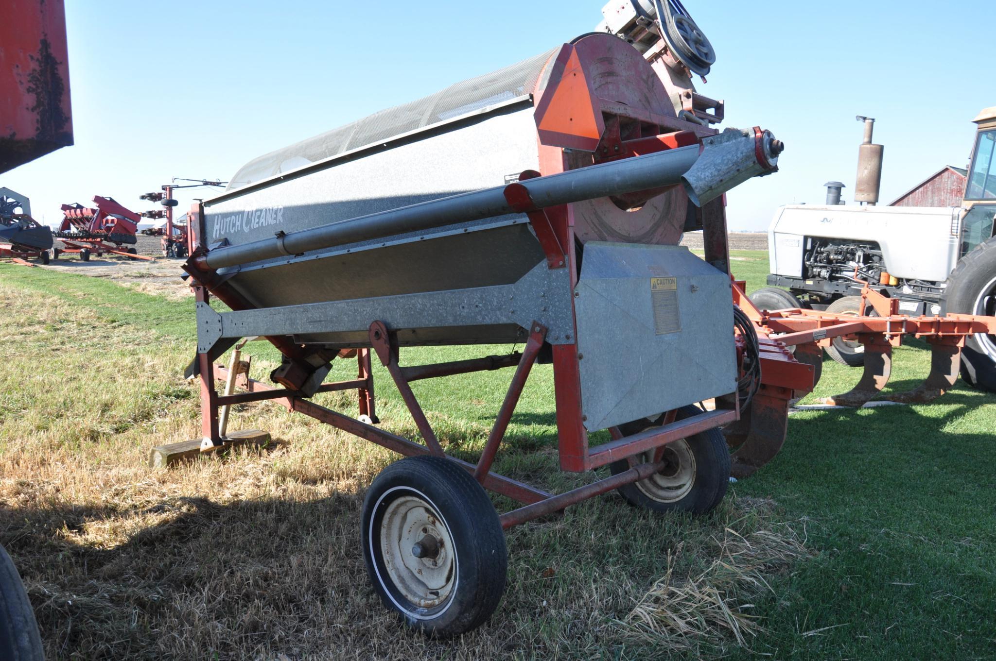 Hutchison C-1600 portable grain cleaner