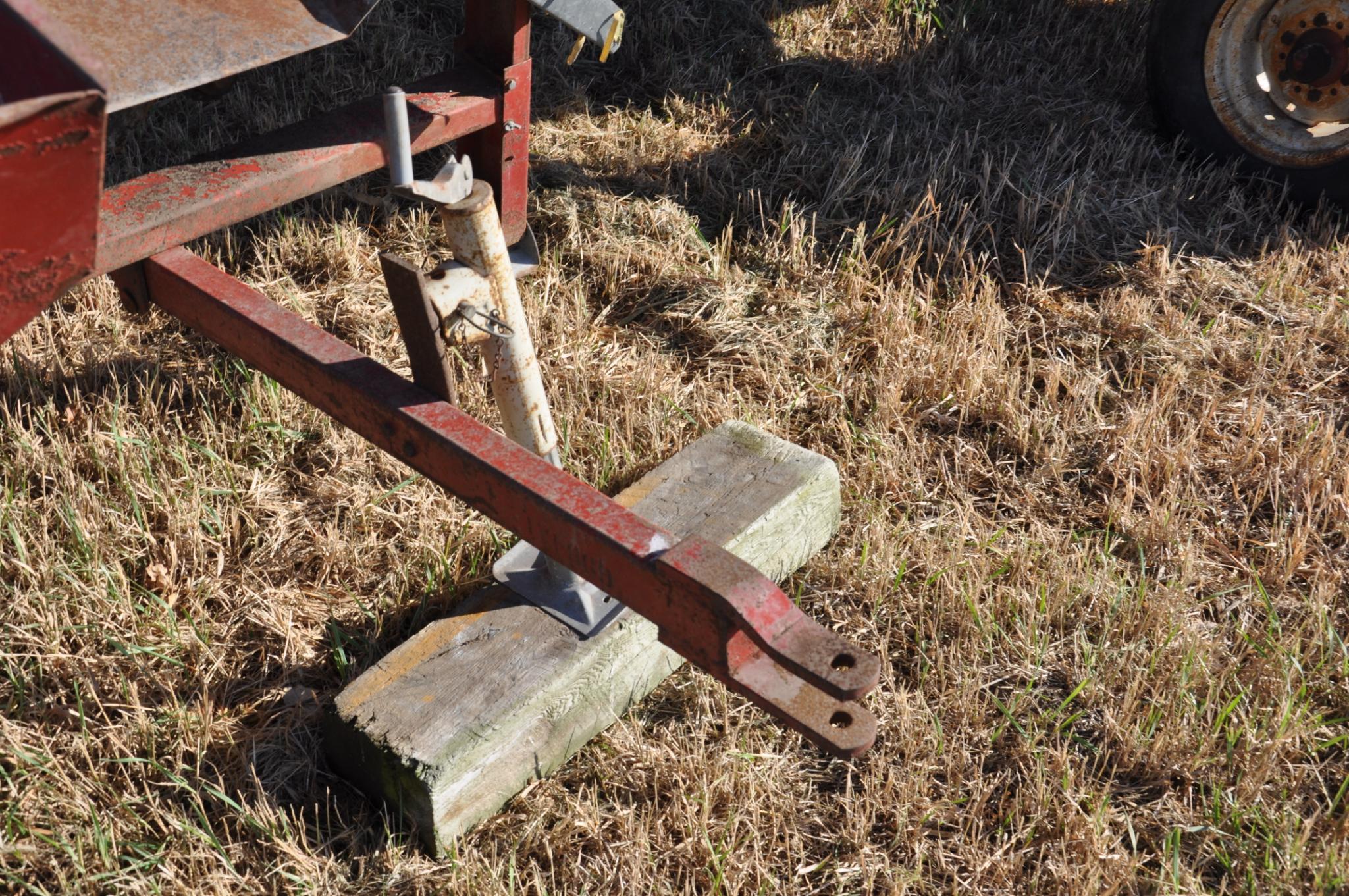 Hutchison C-1600 portable grain cleaner