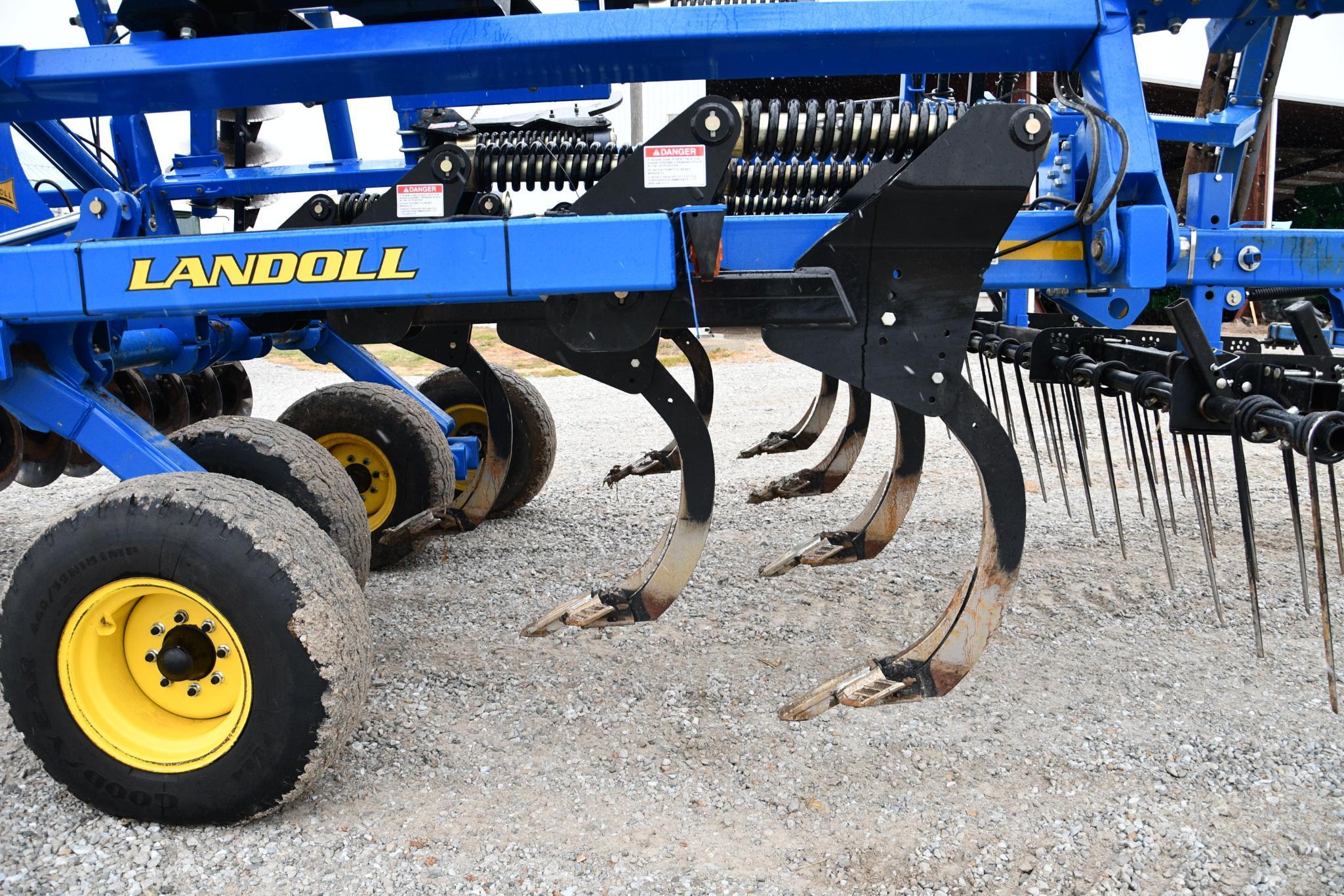 2013 Landoll 2430 11-shank disk ripper