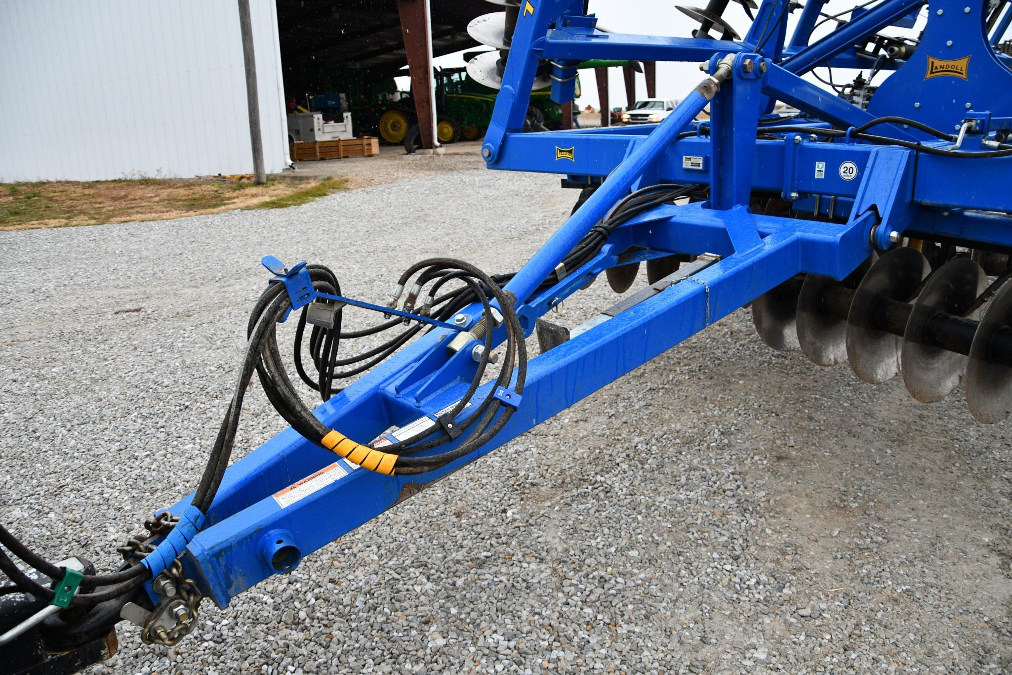 2013 Landoll 2430 11-shank disk ripper