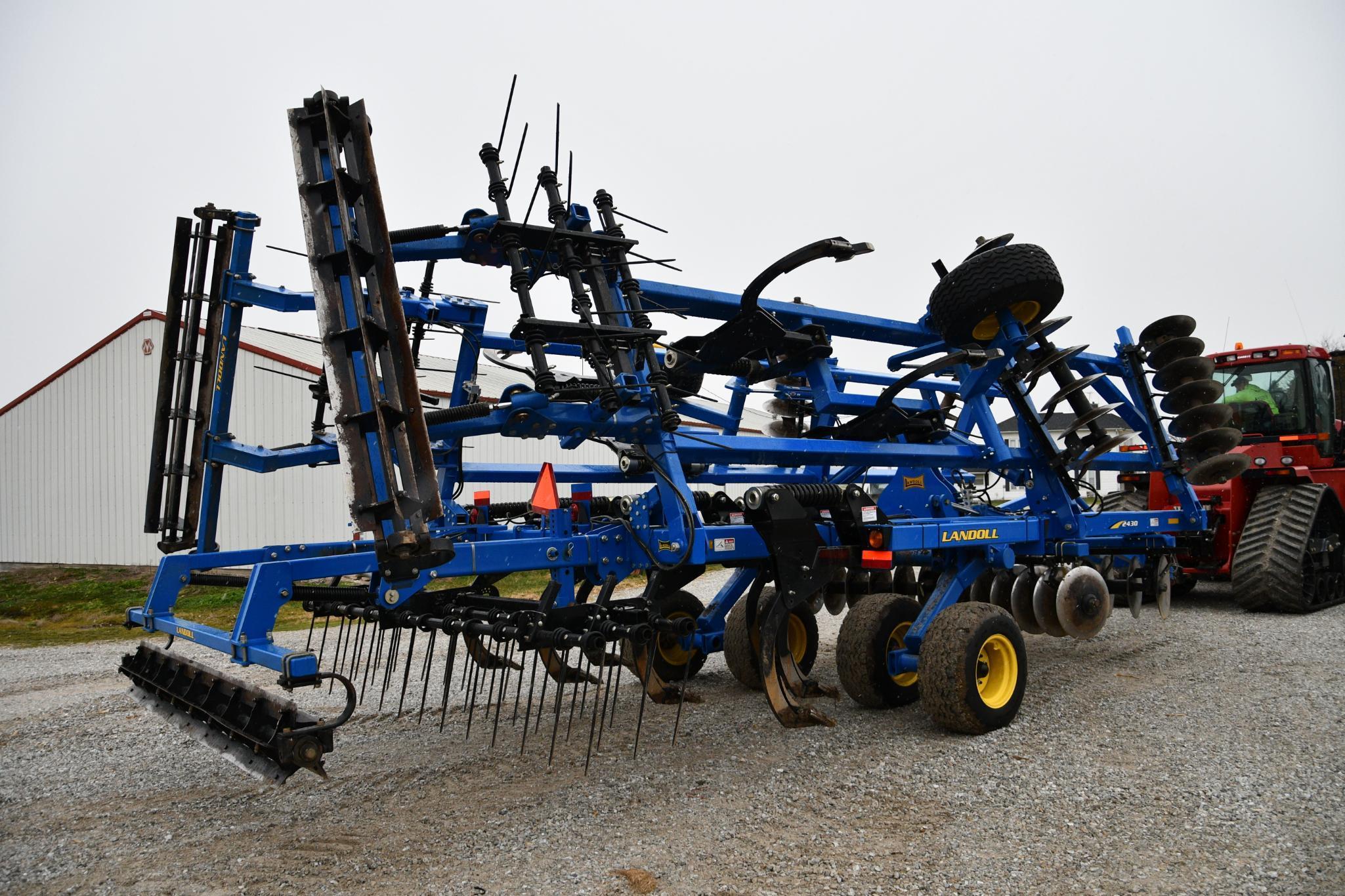 2013 Landoll 2430 11-shank disk ripper