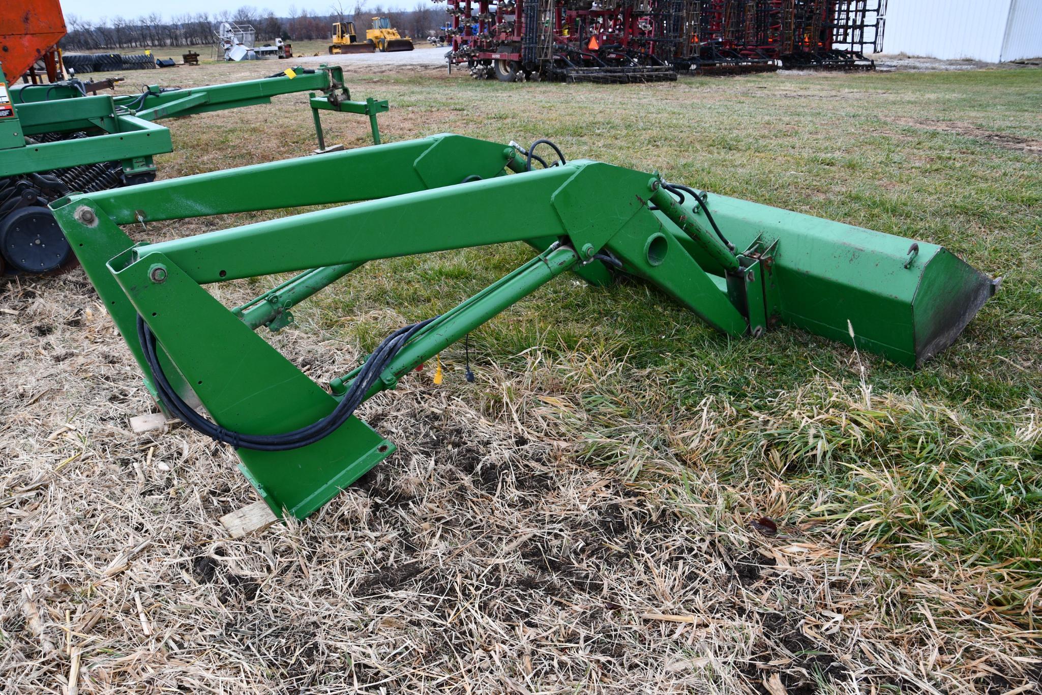 John Deere 158 loader