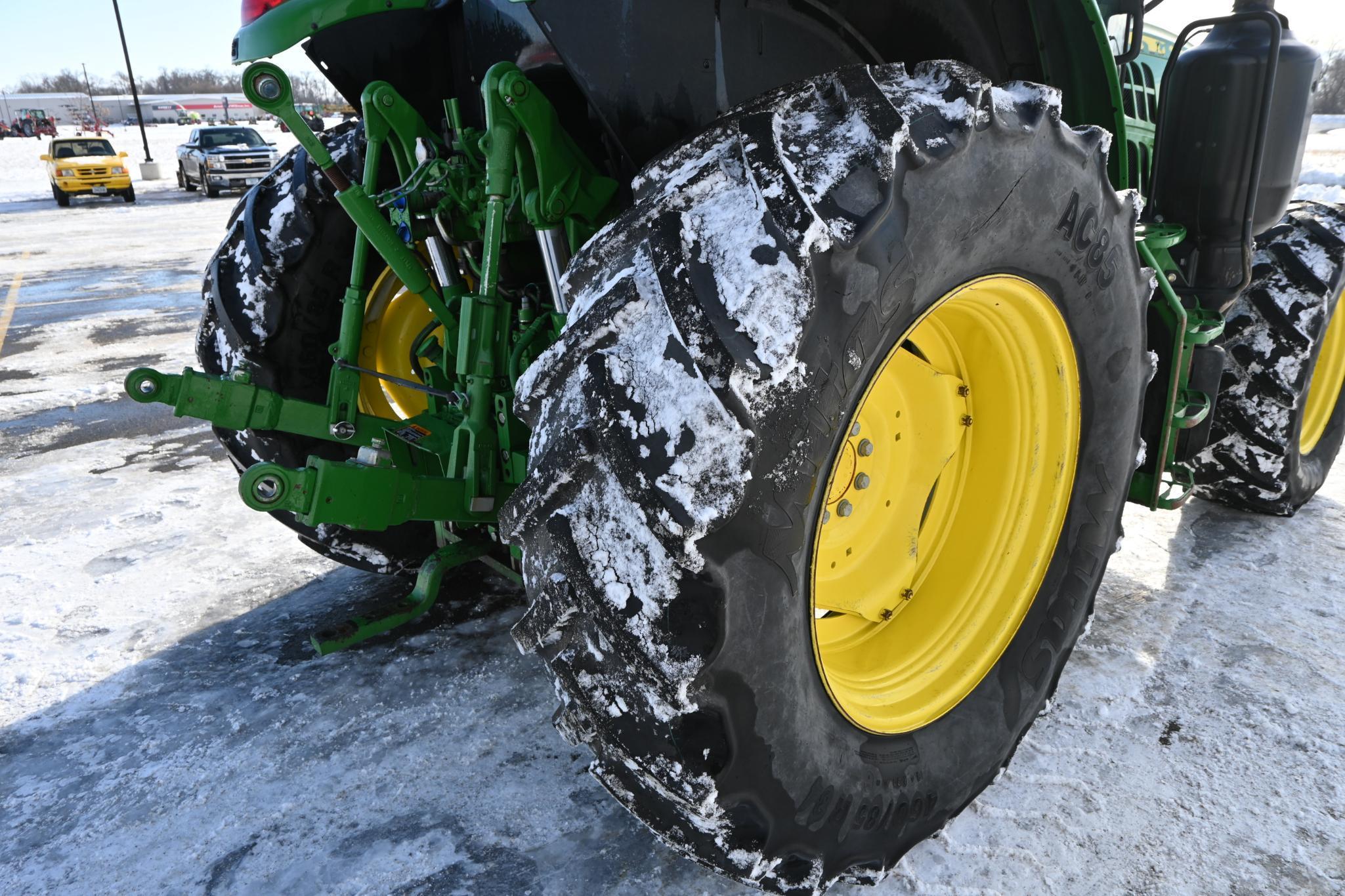 2016 John Deere 6110M MFWD tractor