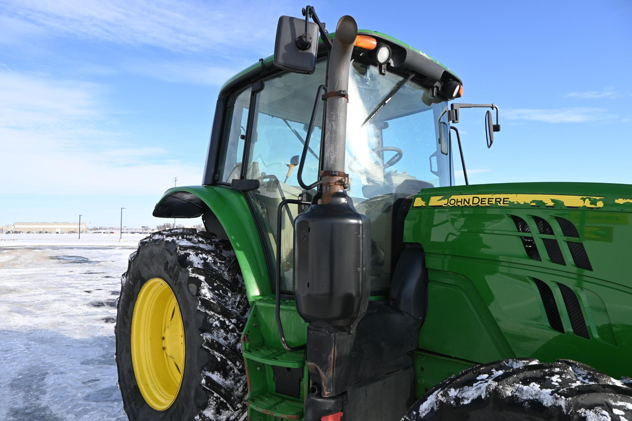 2016 John Deere 6110M MFWD tractor