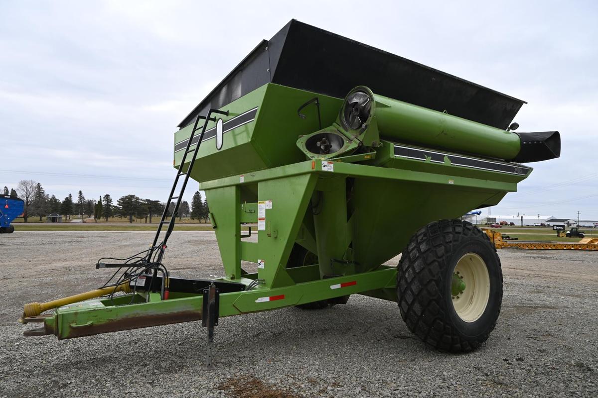 1997 Parker 710 grain cart