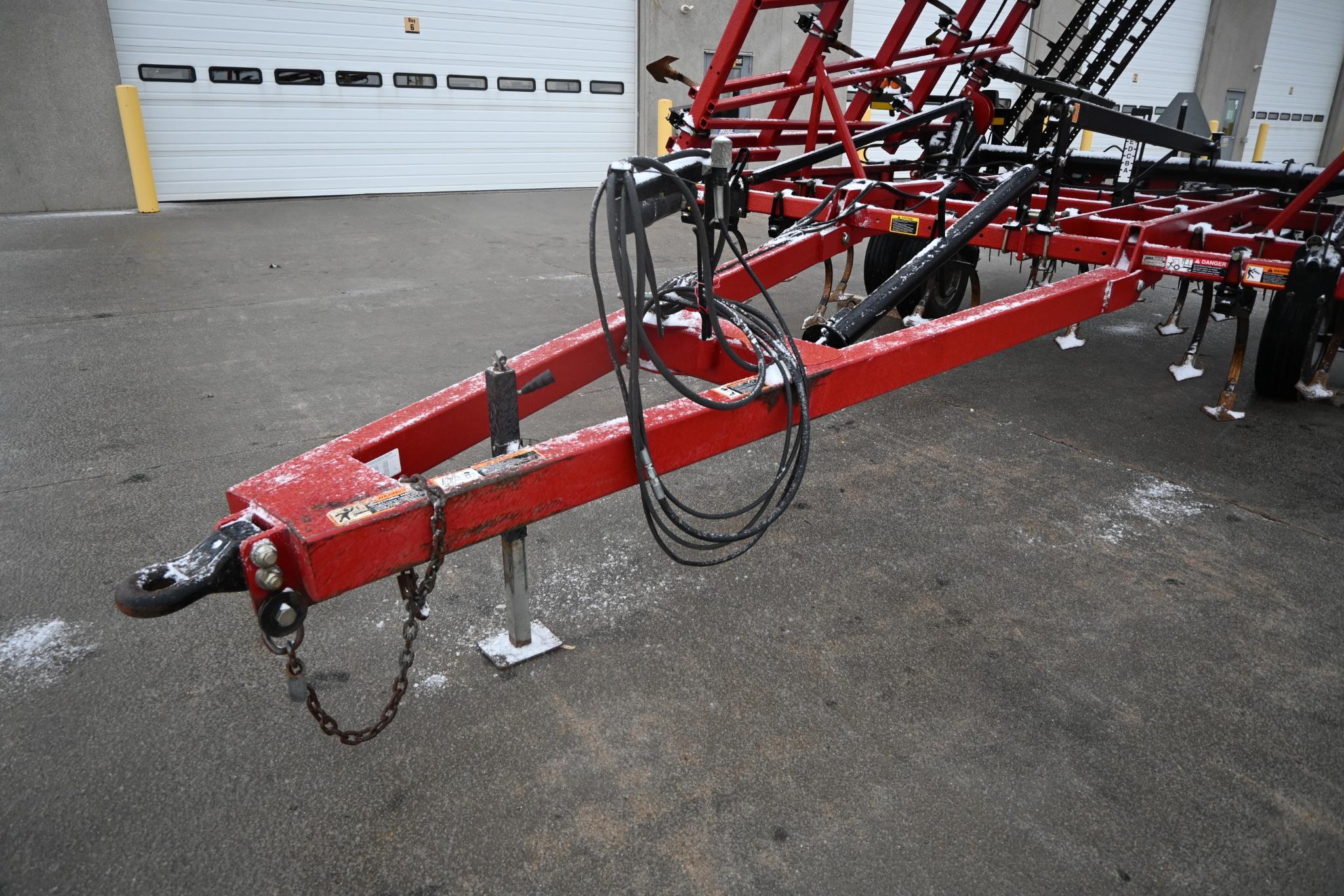 Case IH Tigermate II 30' field cultivator