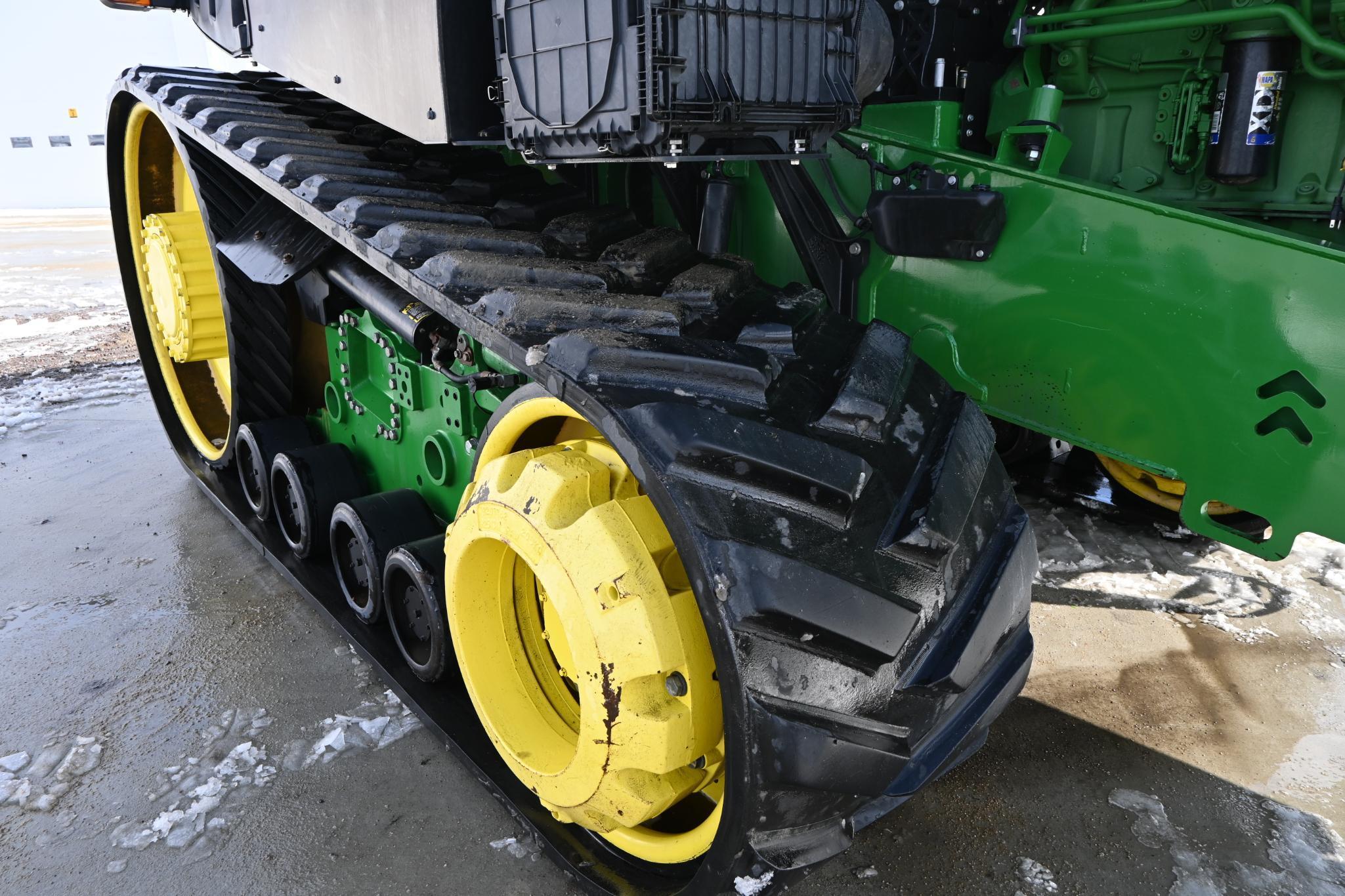 2015 John Deere 9570RT track tractor