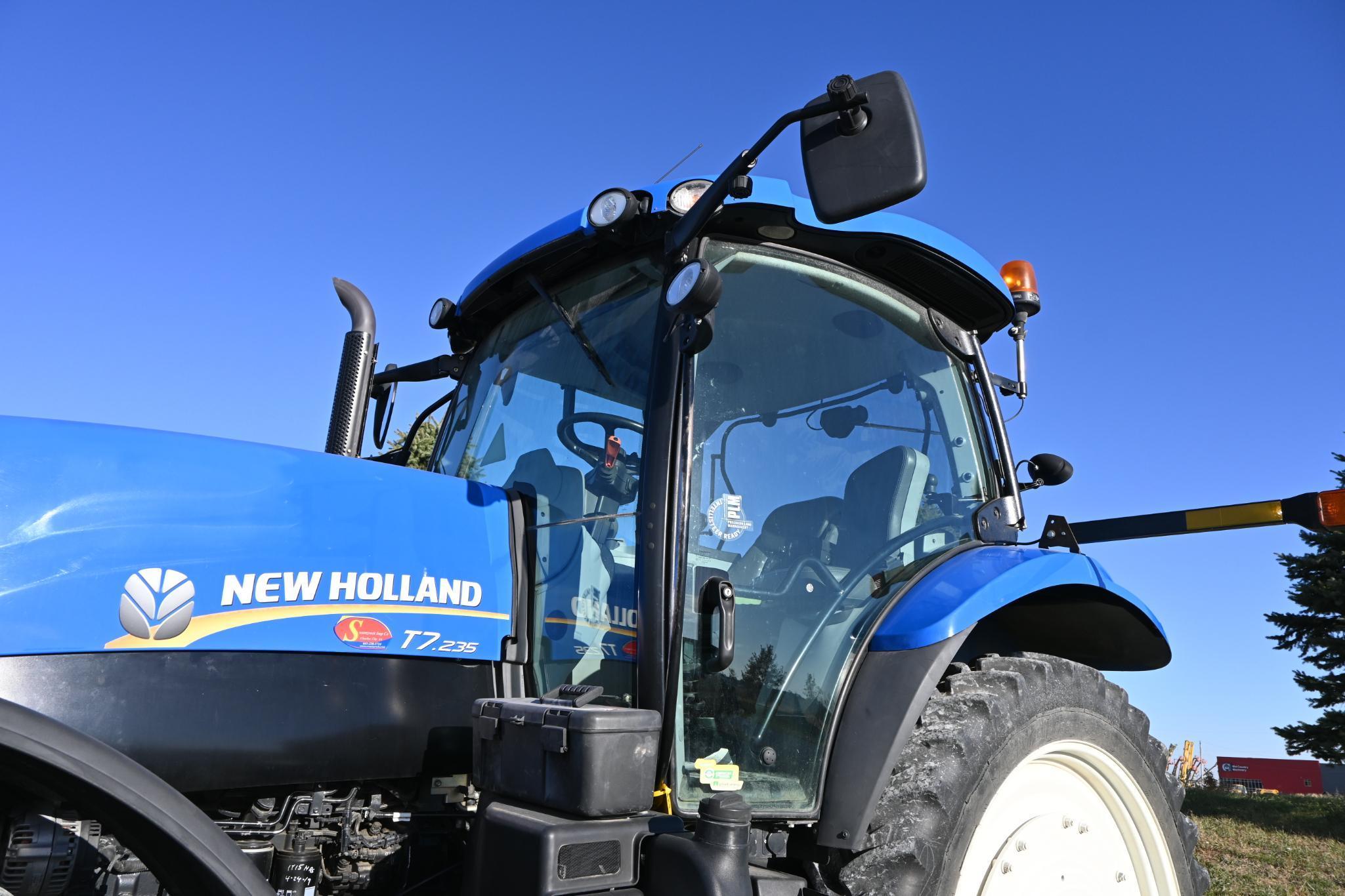 2013 New Holland T7.235 MFWD tractor