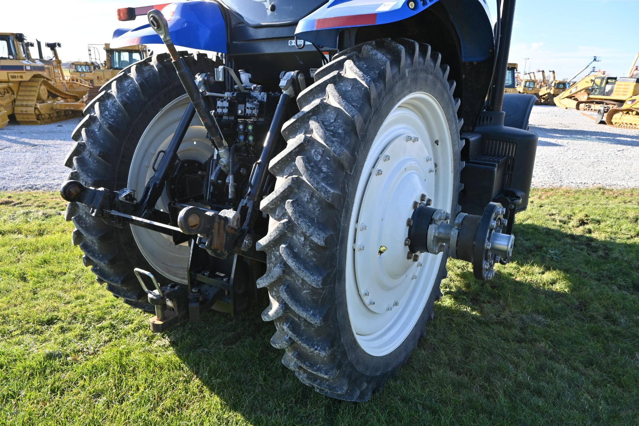 2013 New Holland T7.235 MFWD tractor