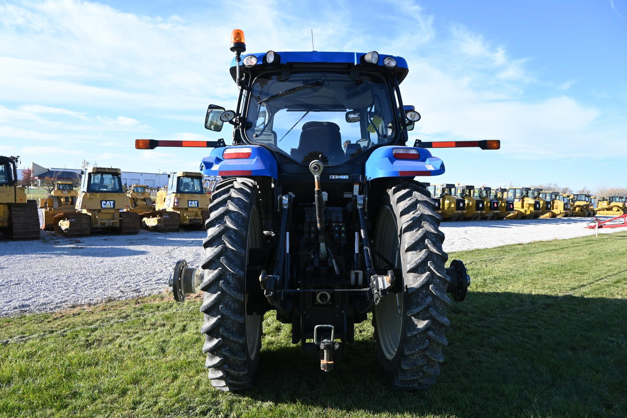 2013 New Holland T7.235 MFWD tractor