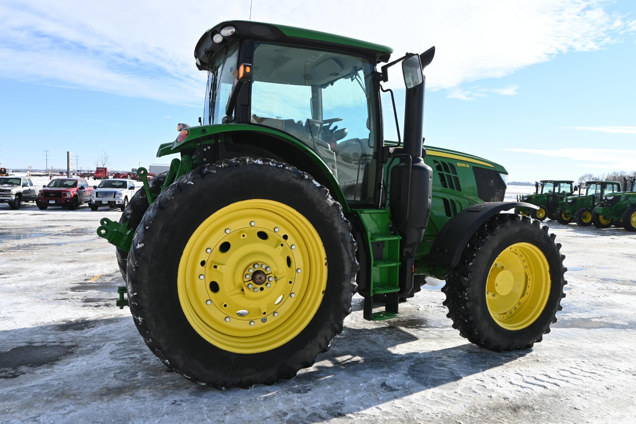 2018 John Deere 6195R MFWD tractor