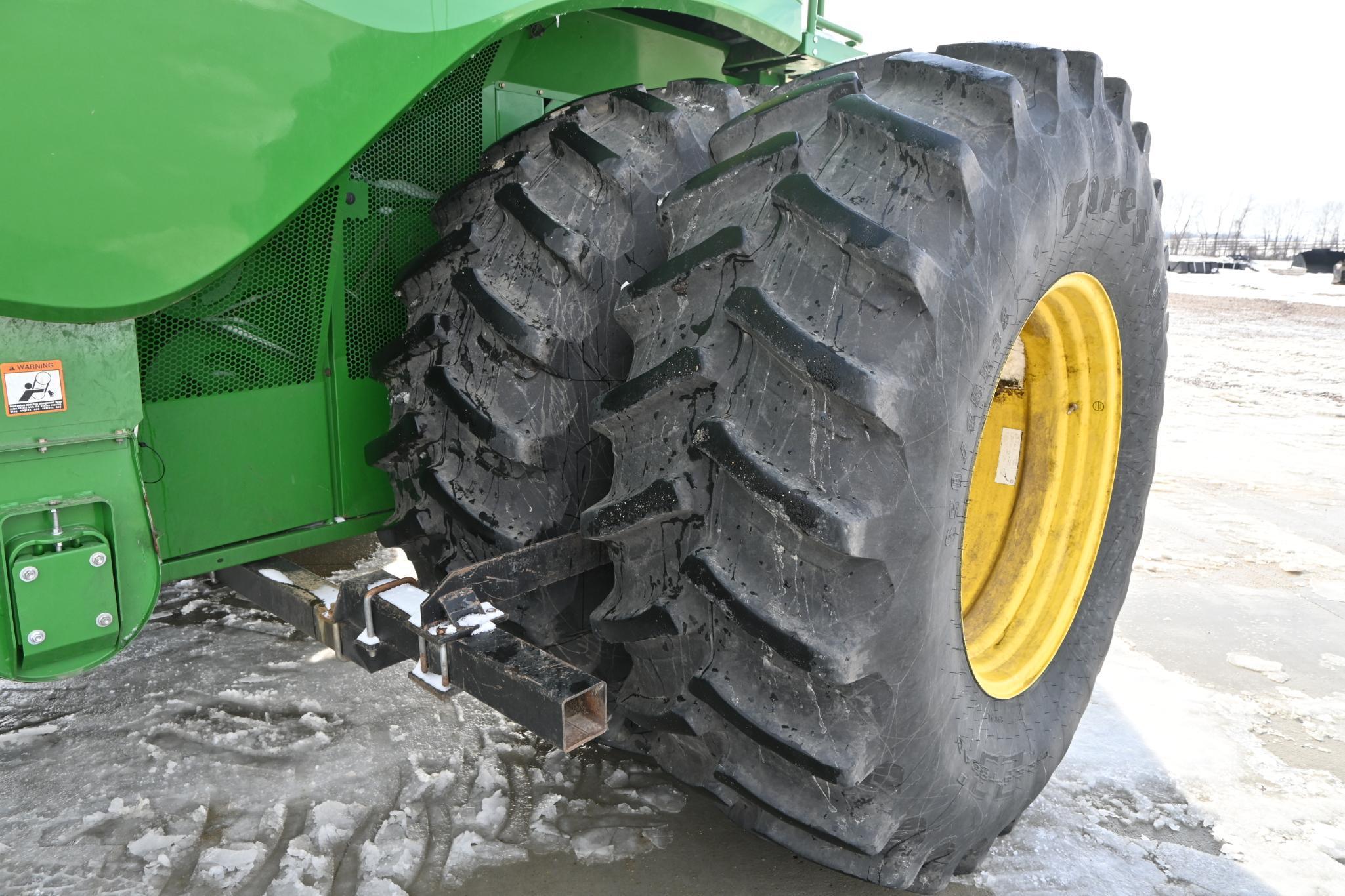 2013 John Deere S680 4wd combine