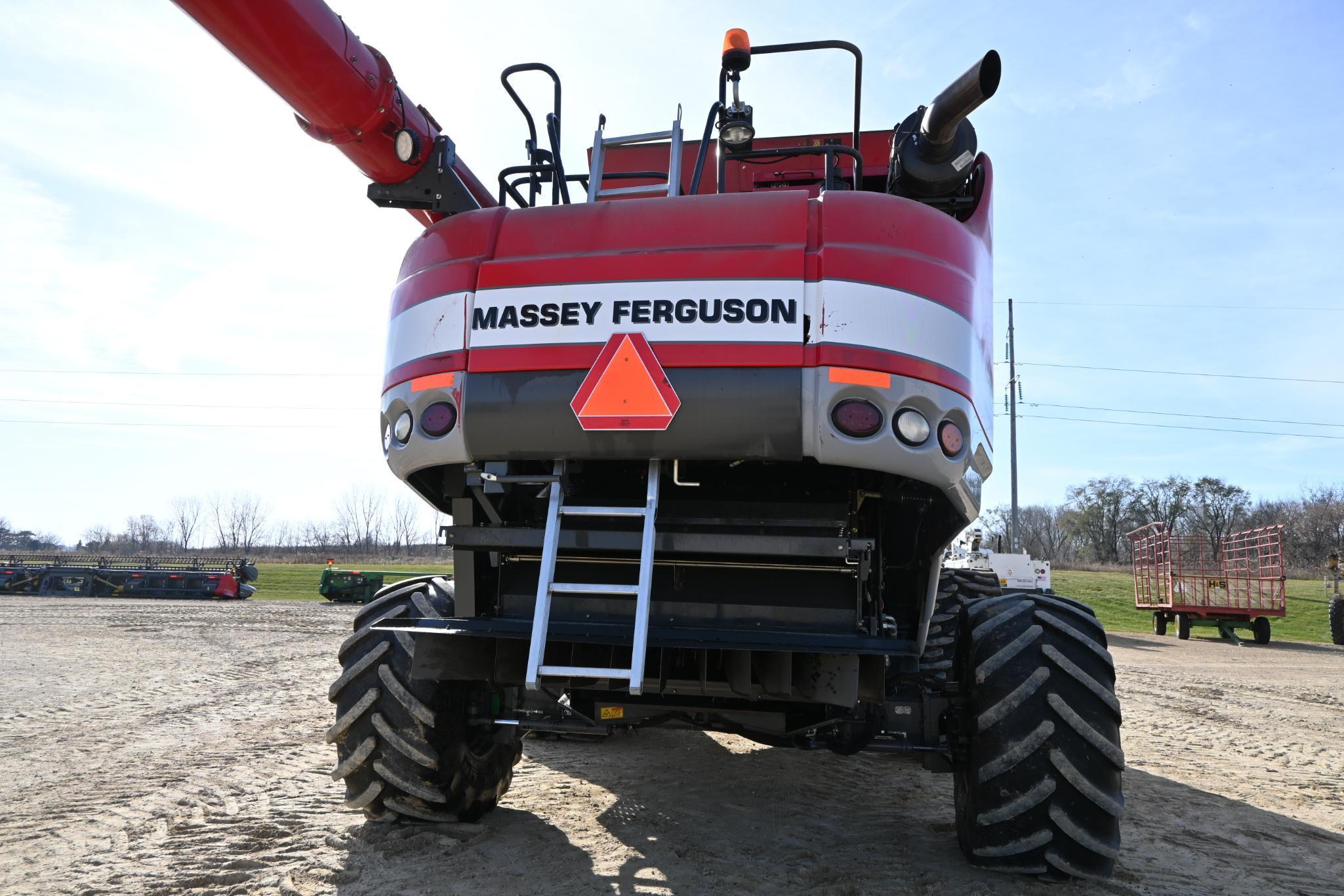 2013 Massey Ferguson 9560 4wd combine