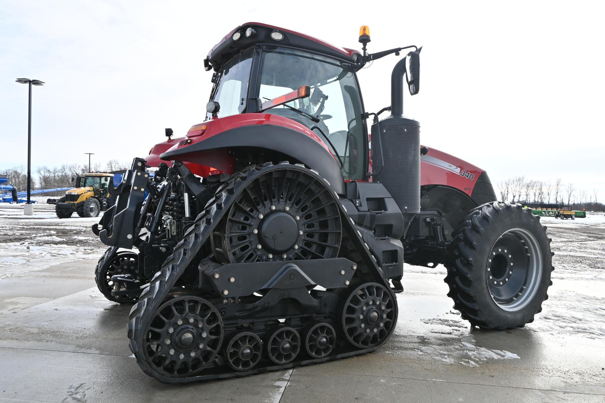 2016 Case IH 340 Magnum Rowtrac tractor