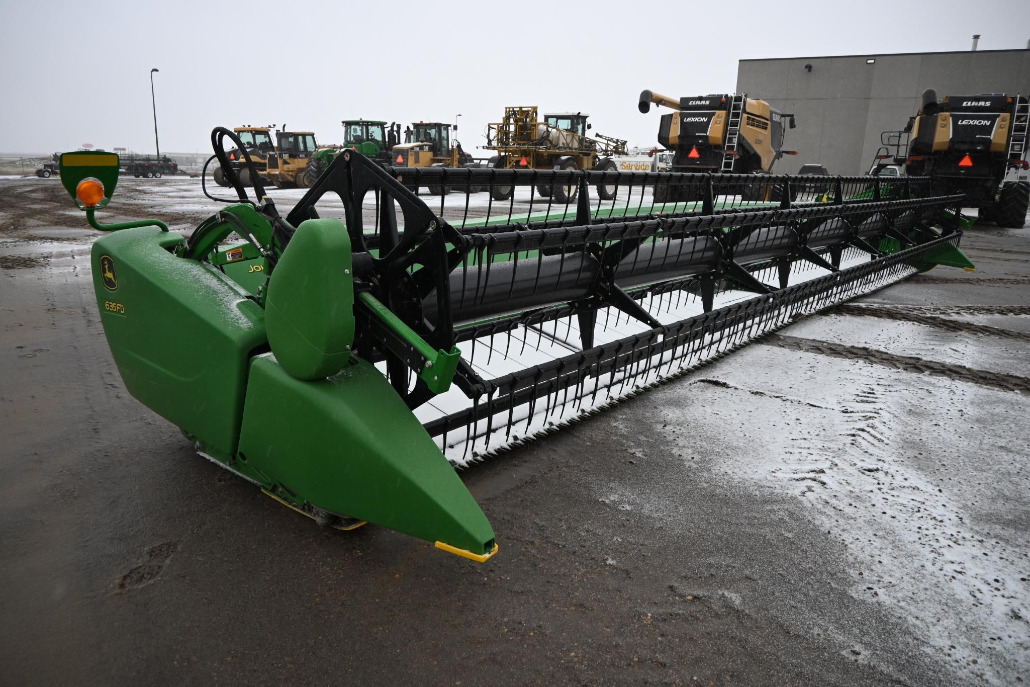 2014 John Deere 635FD 35' flex draper