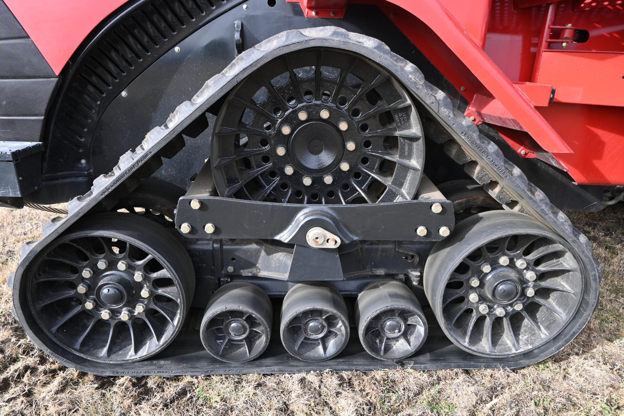 2012 Case IH 600 Steiger track tractor