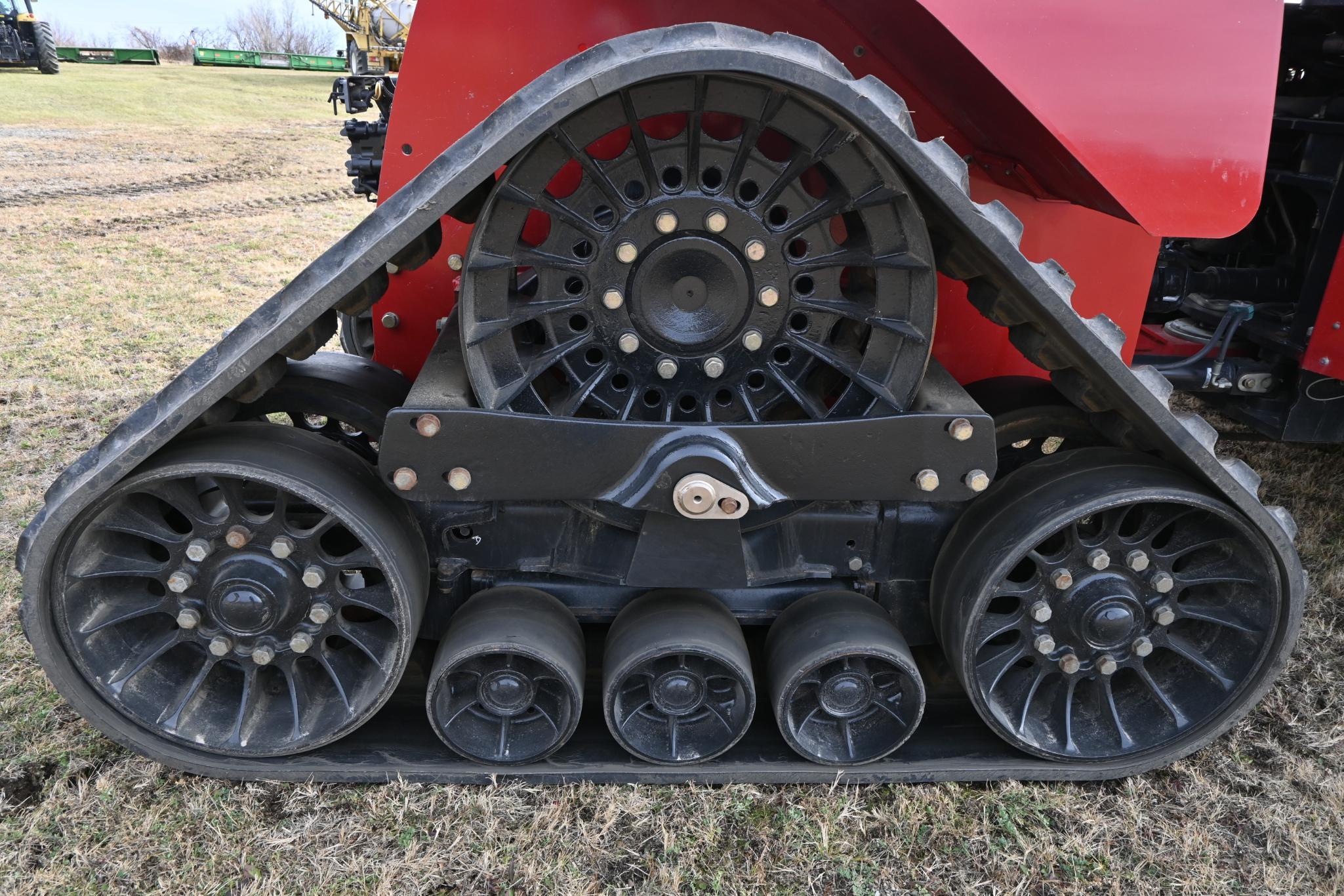 2012 Case IH 600 Steiger track tractor