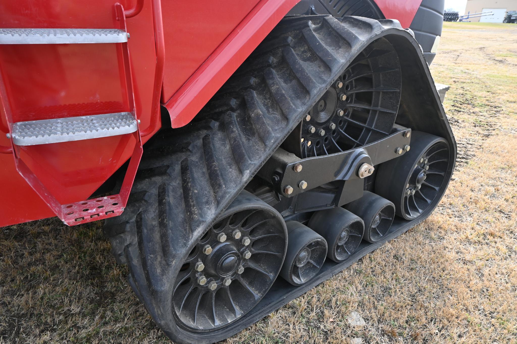 2012 Case IH 600 Steiger track tractor