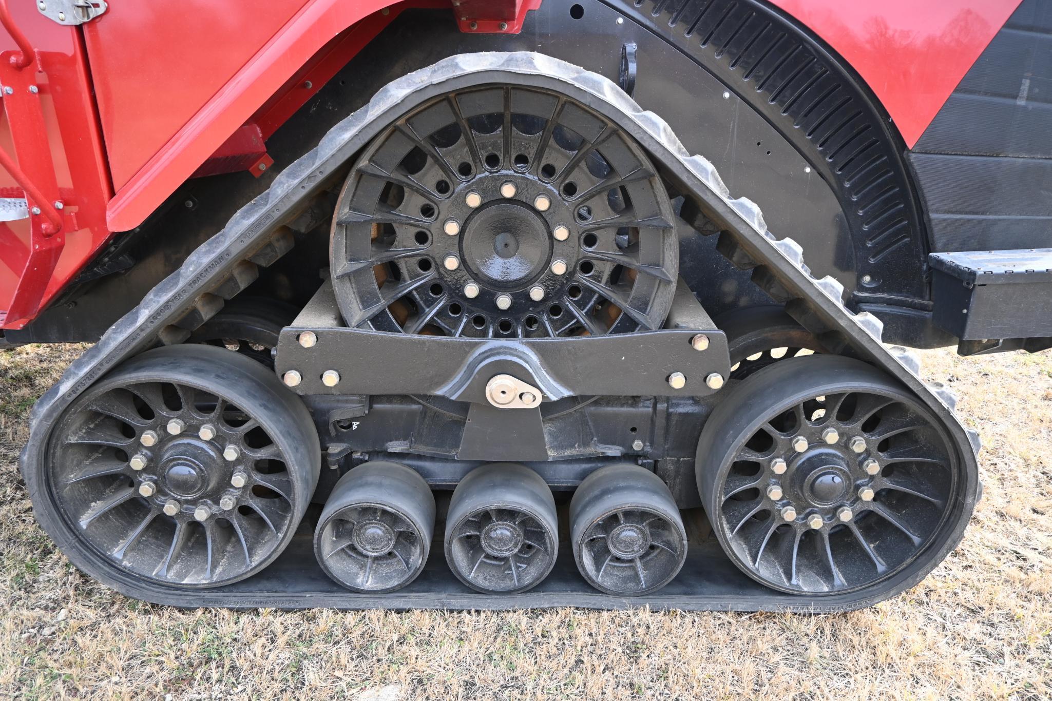 2012 Case IH 600 Steiger track tractor