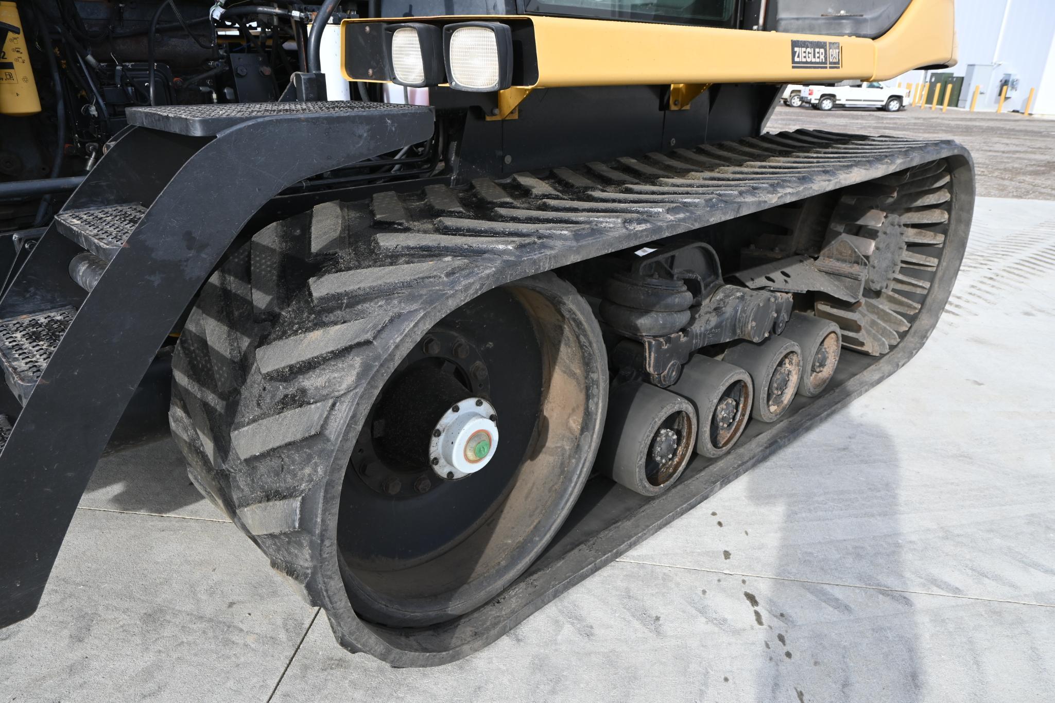 2000 Caterpillar 95E track tractor