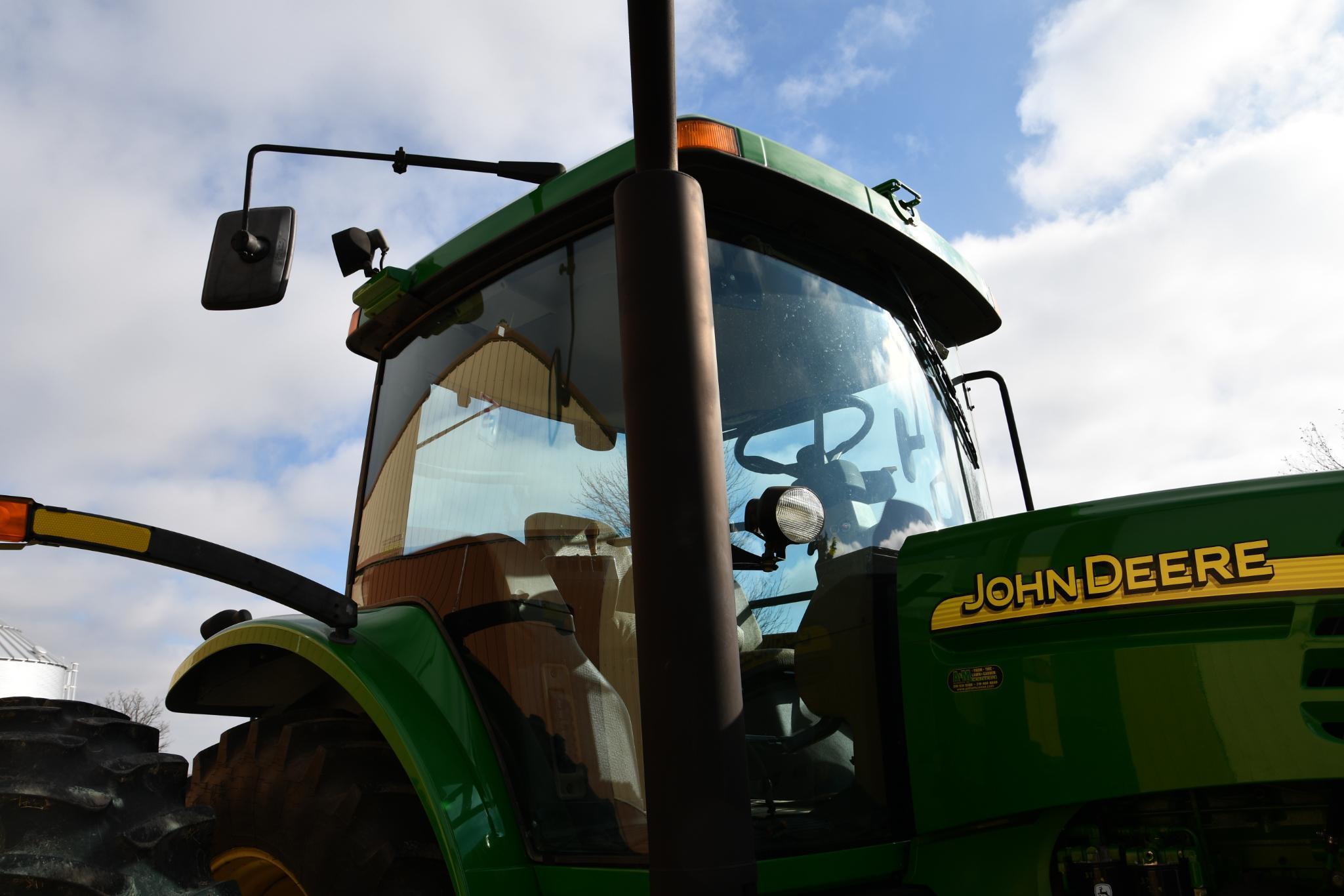 2003 John Deere 7920 MFWD tractor