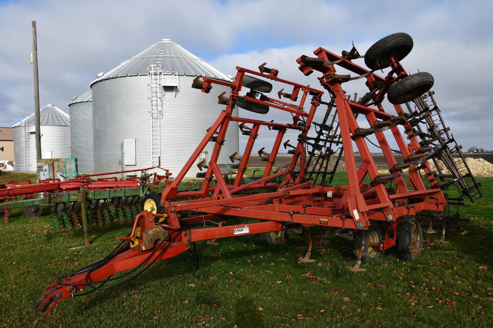 Case-IH 4800 29' field cultivator