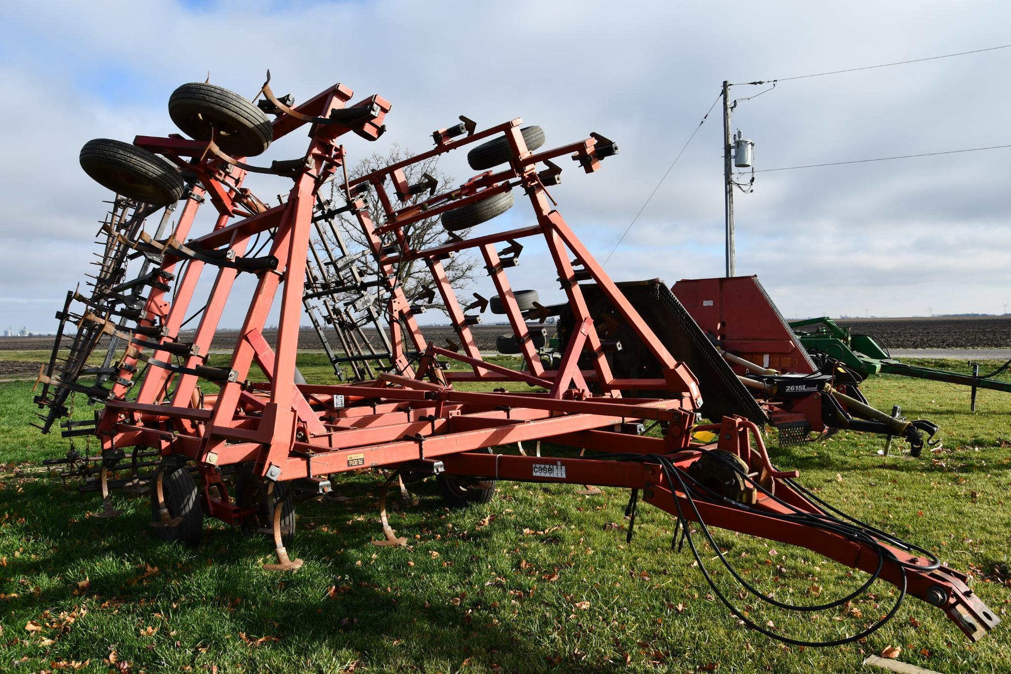 Case-IH 4800 29' field cultivator