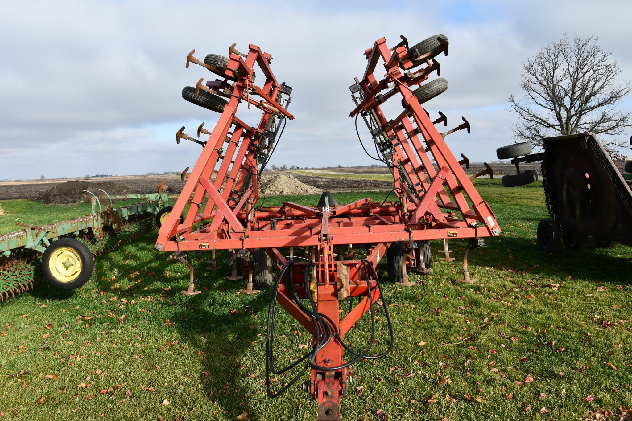 Case-IH 4800 29' field cultivator