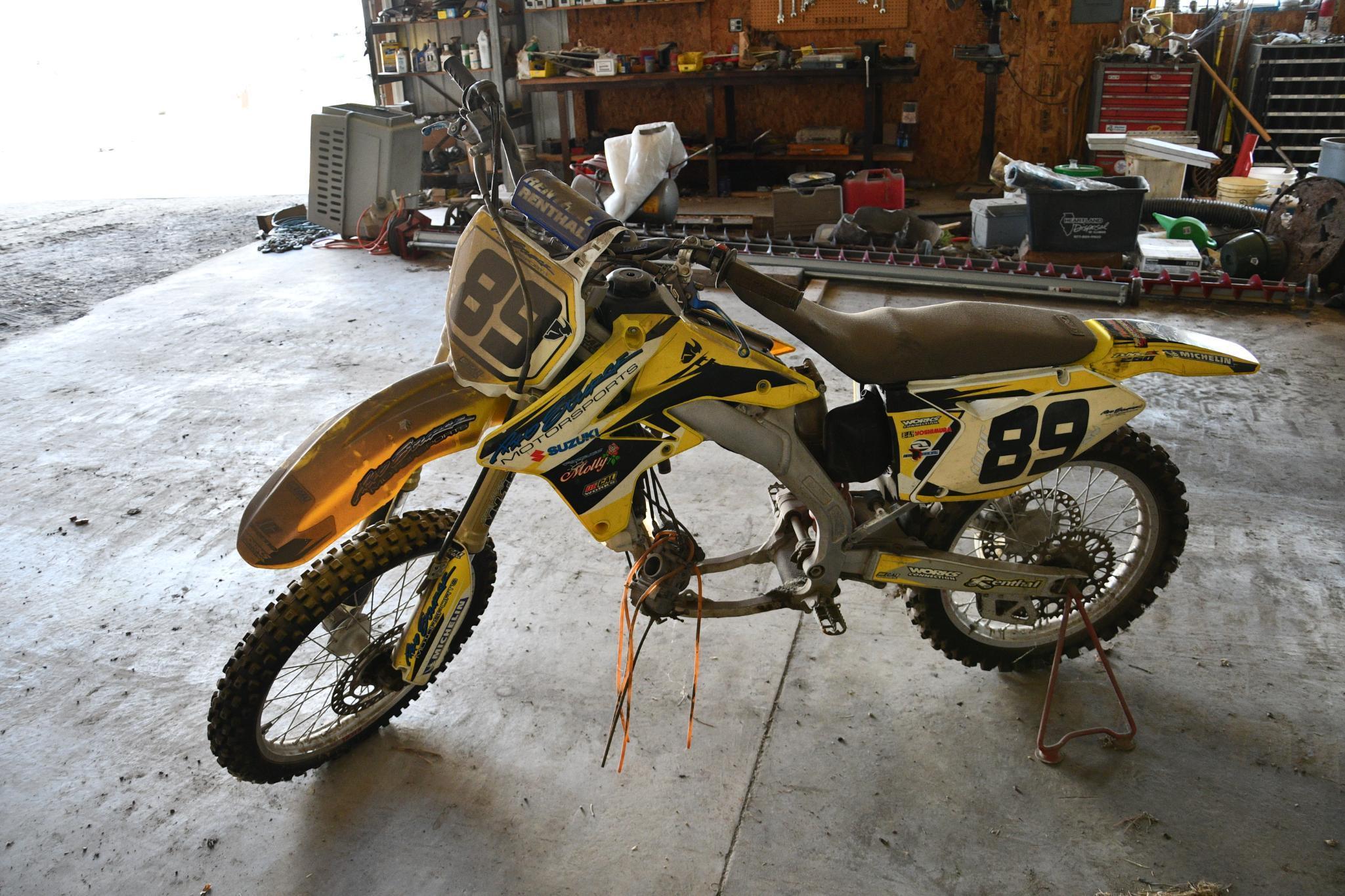 Suzuki dirt bike