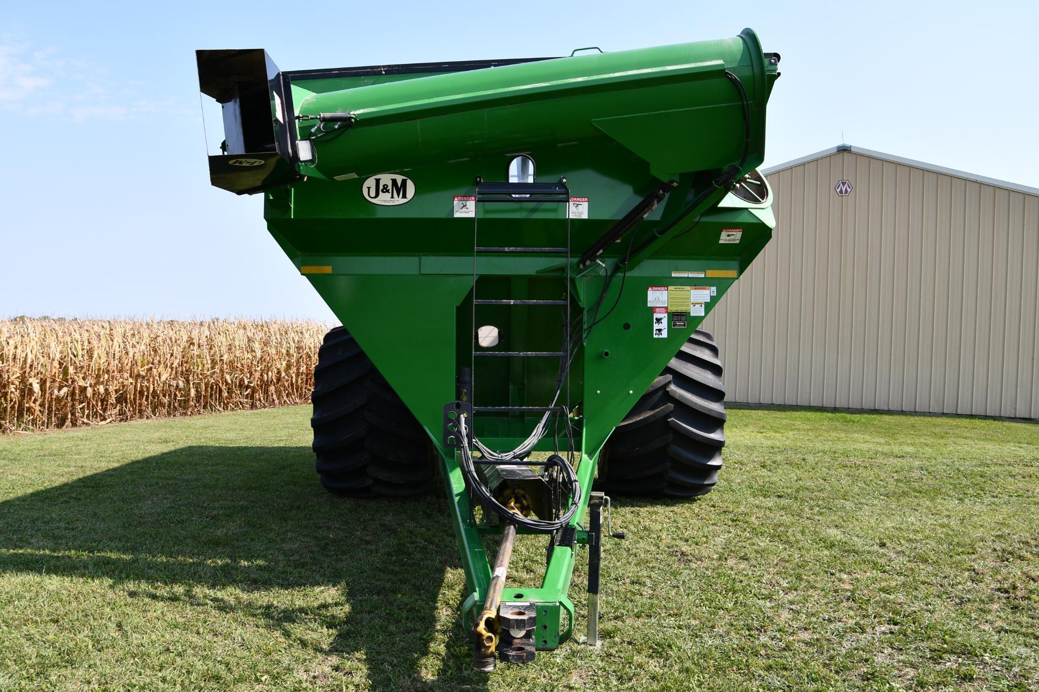 J&M 1151-22S grain cart