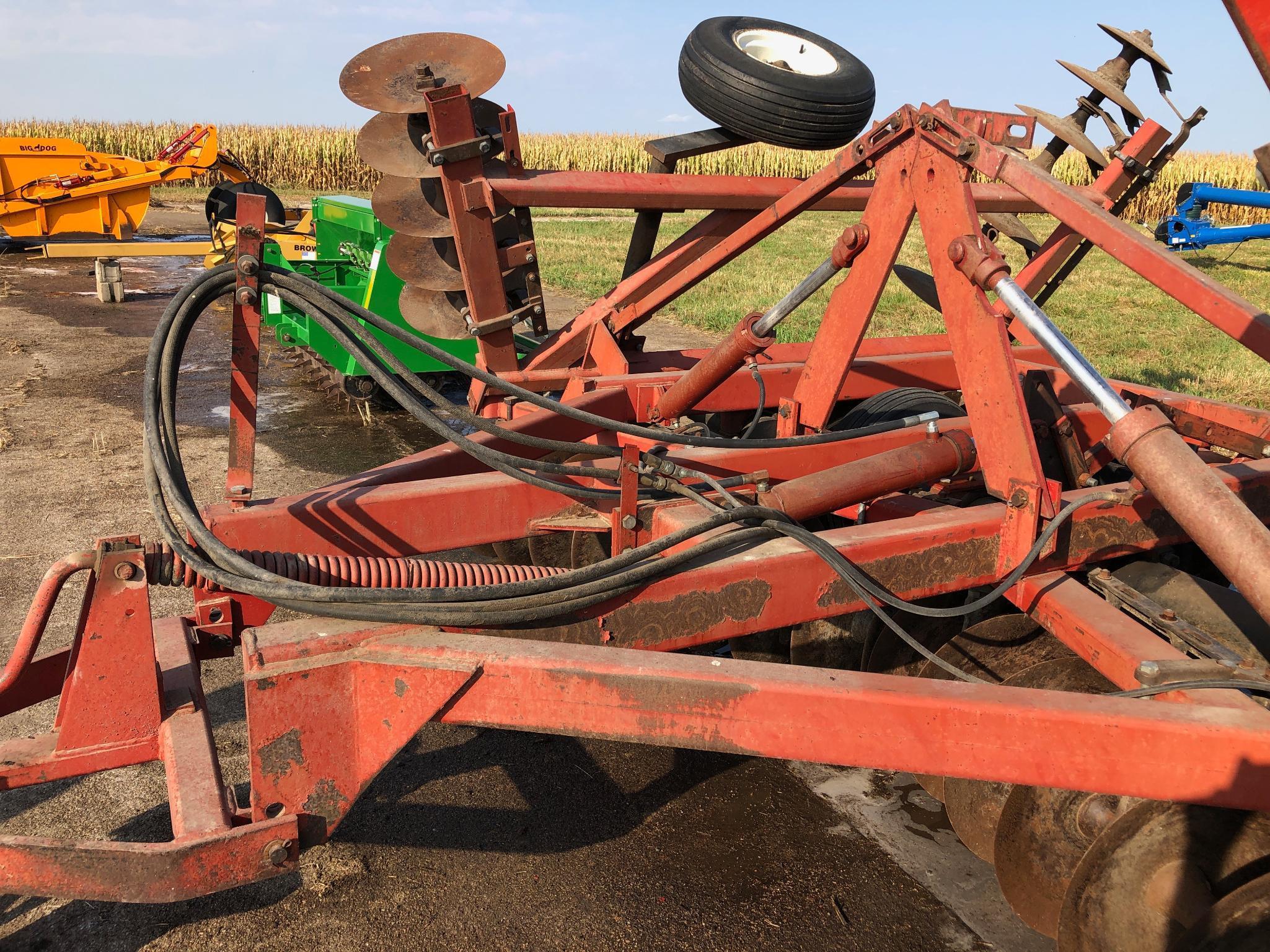 International 490 20' disk