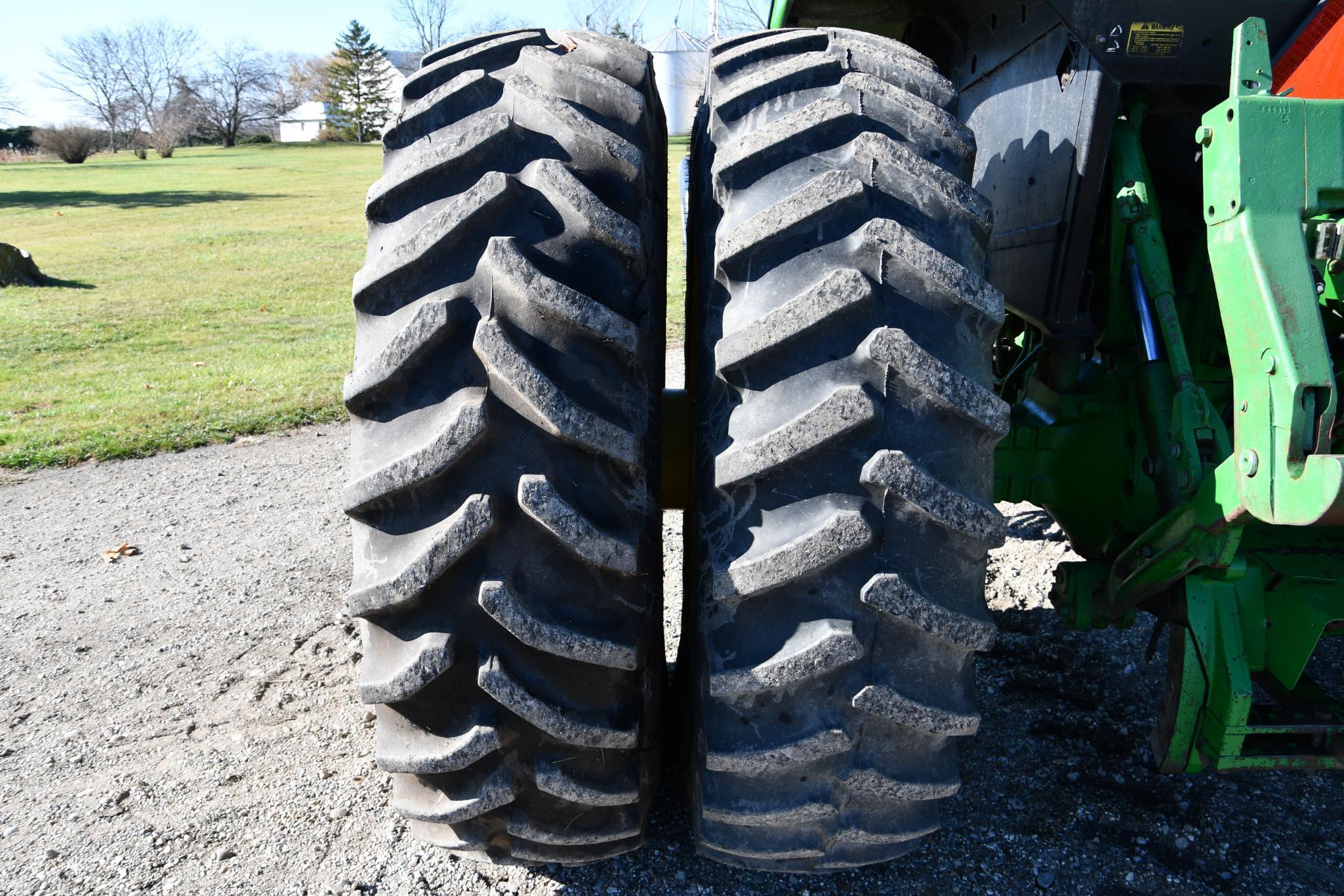 1990 John Deere 4555 MFWD tractor