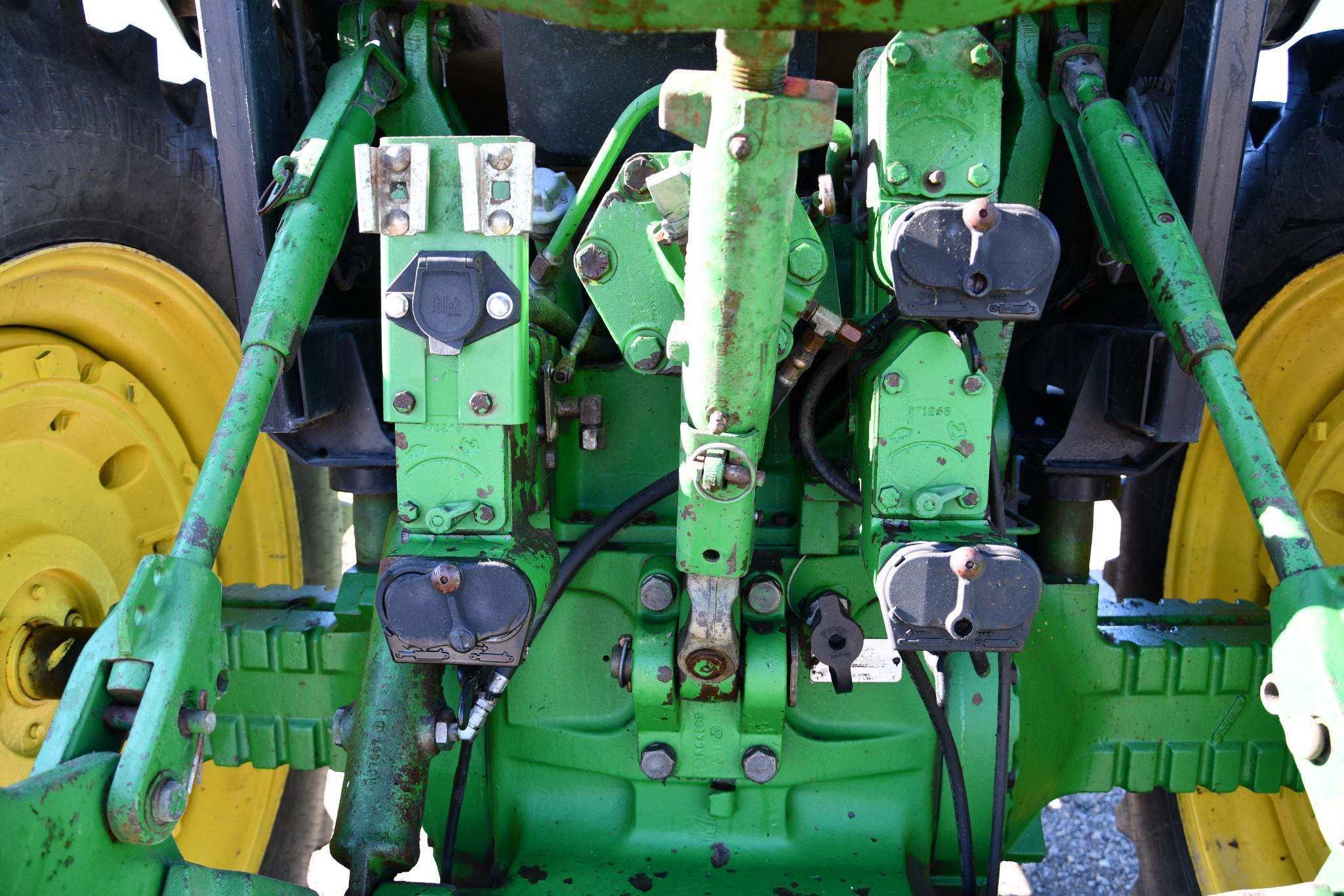 1990 John Deere 4555 MFWD tractor