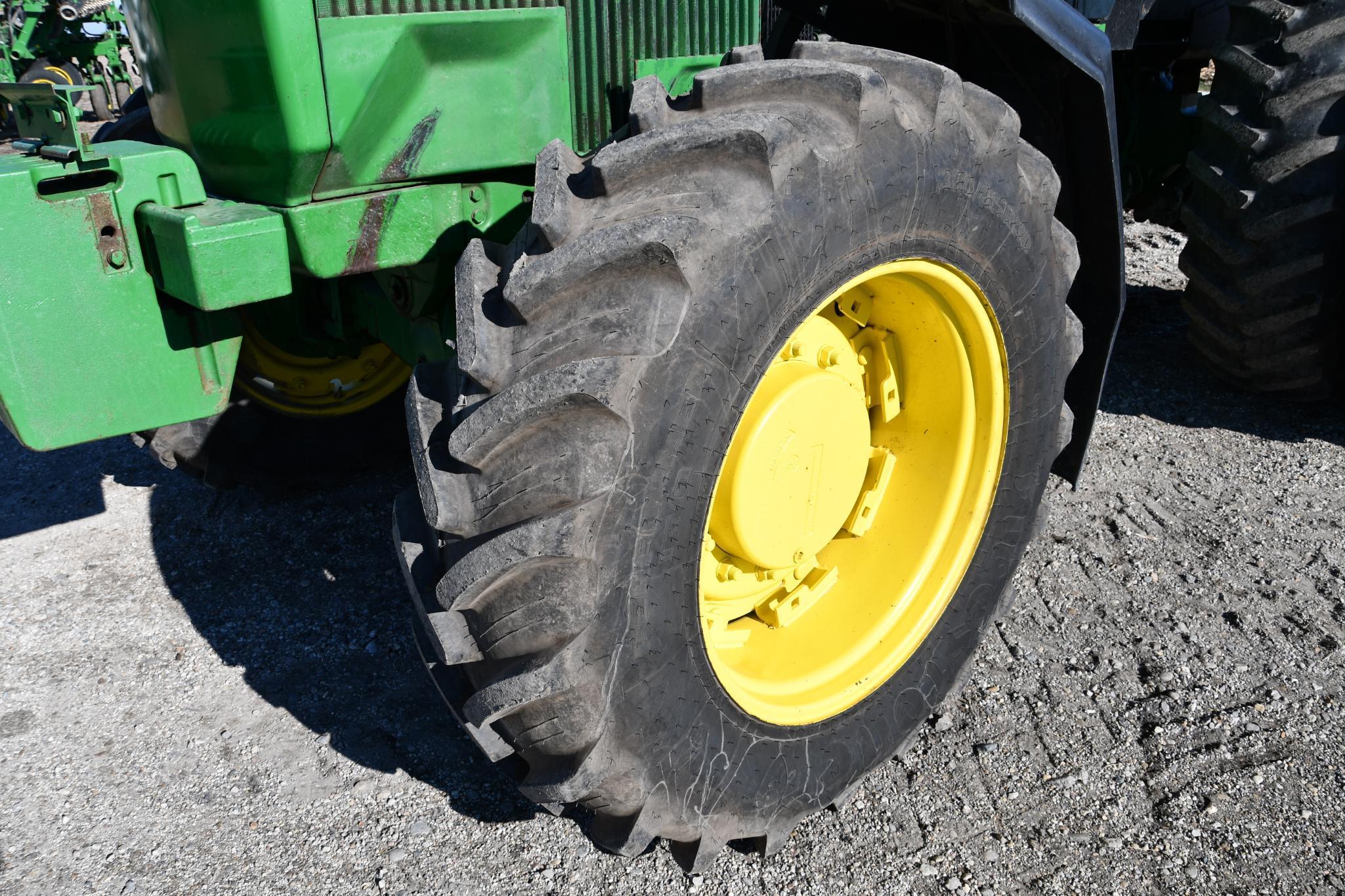 1990 John Deere 4555 MFWD tractor