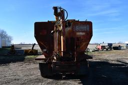 1989 GMC 6000 feed truck