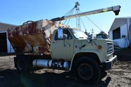 1989 GMC 6000 feed truck