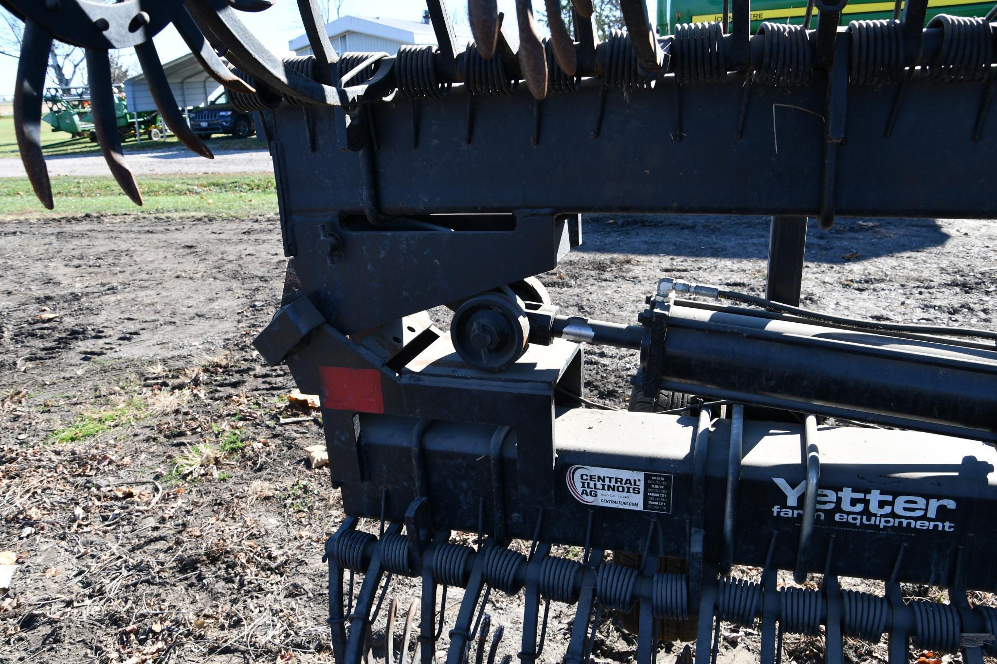 Yetter 3541 40' rotary hoe