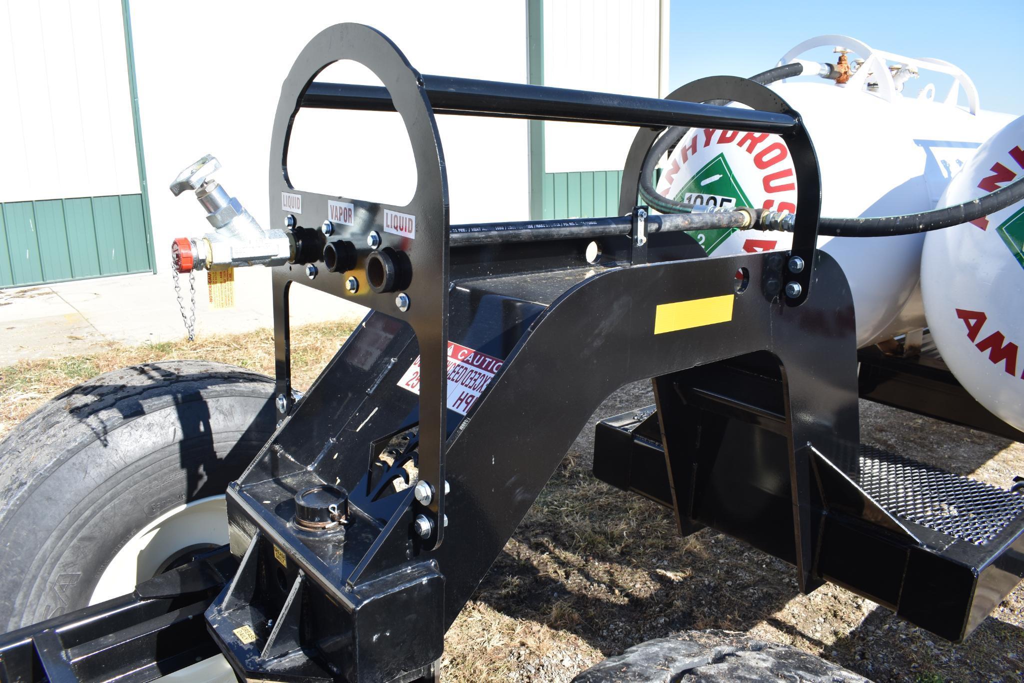 Double 1000 gal. NH3 tanks on Dalton running gears