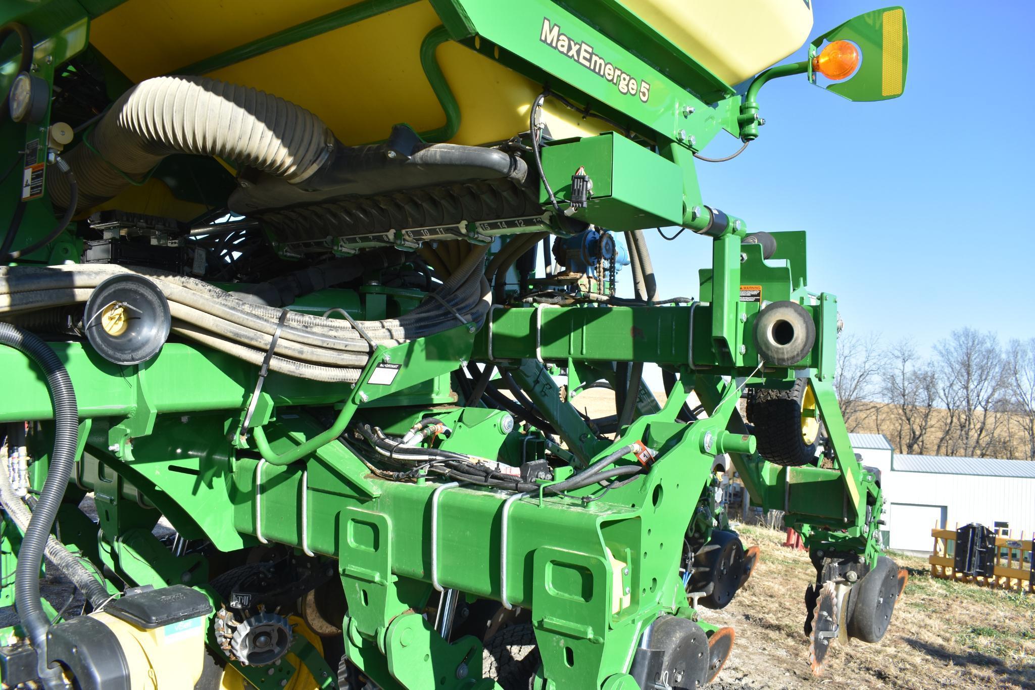 2018 John Deere 1795 16/31 CCS planter