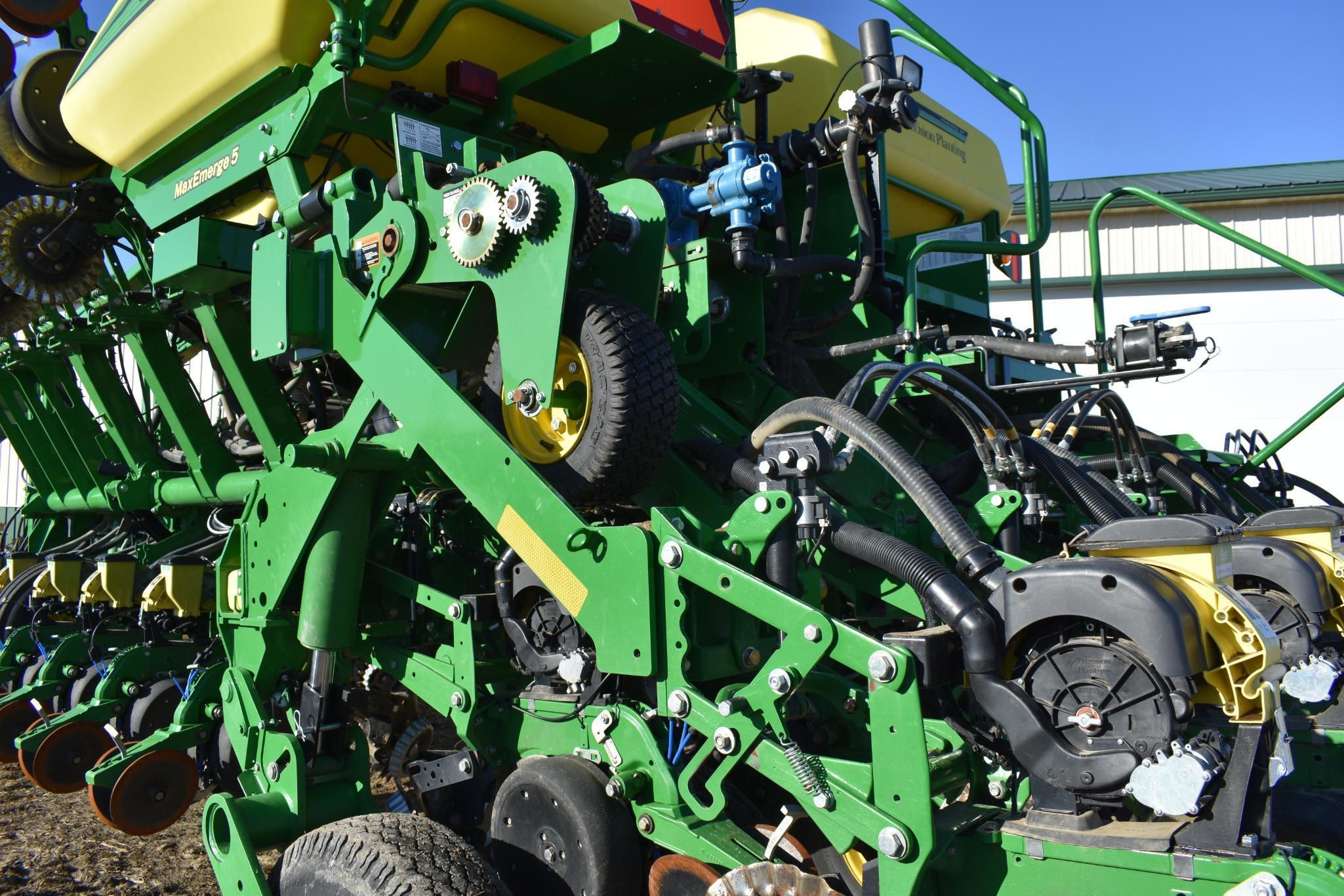 2018 John Deere 1795 16/31 CCS planter