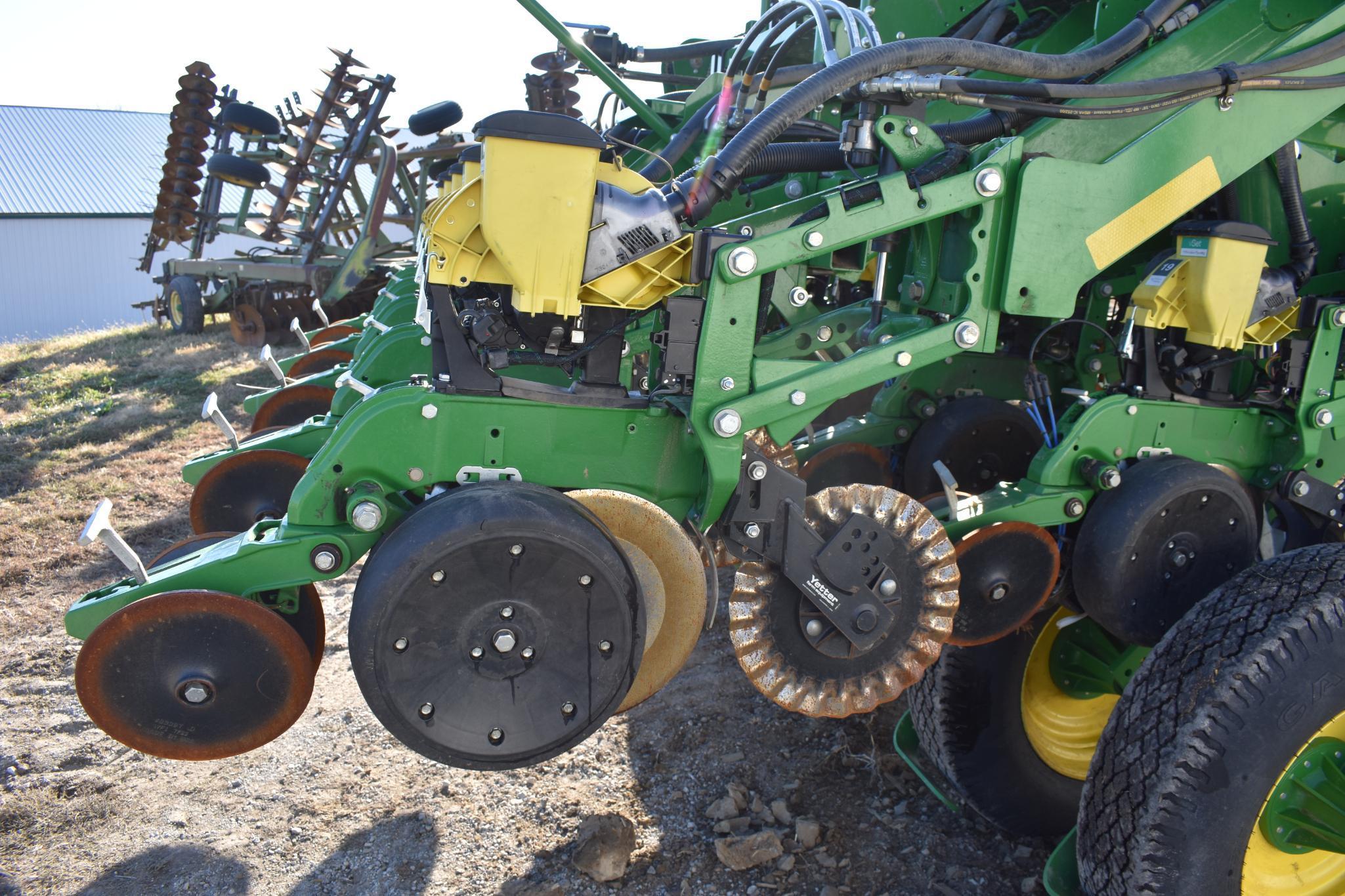 2018 John Deere 1795 16/31 CCS planter