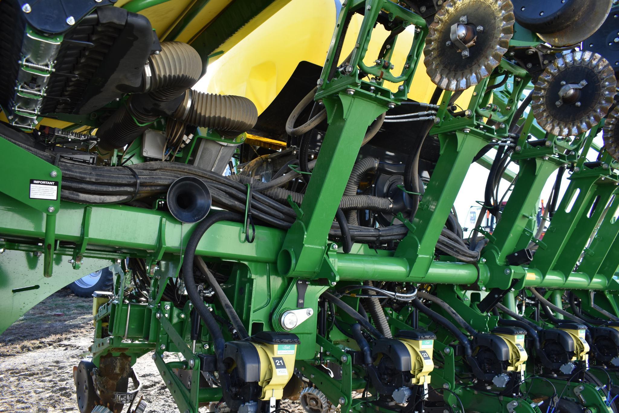 2018 John Deere 1795 16/31 CCS planter