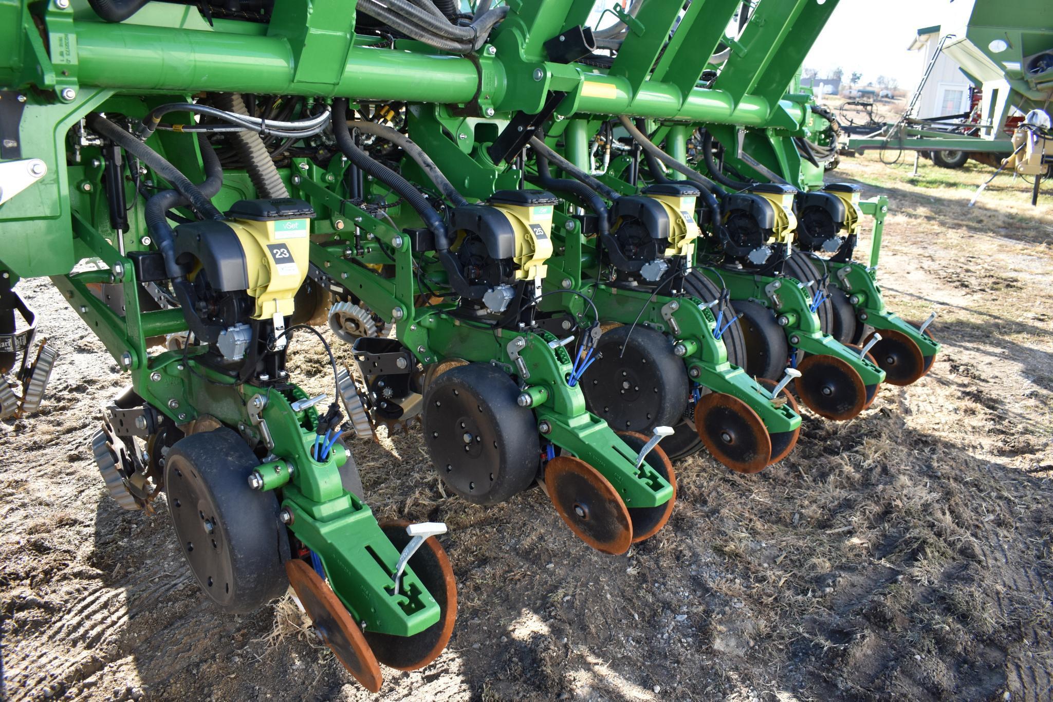 2018 John Deere 1795 16/31 CCS planter