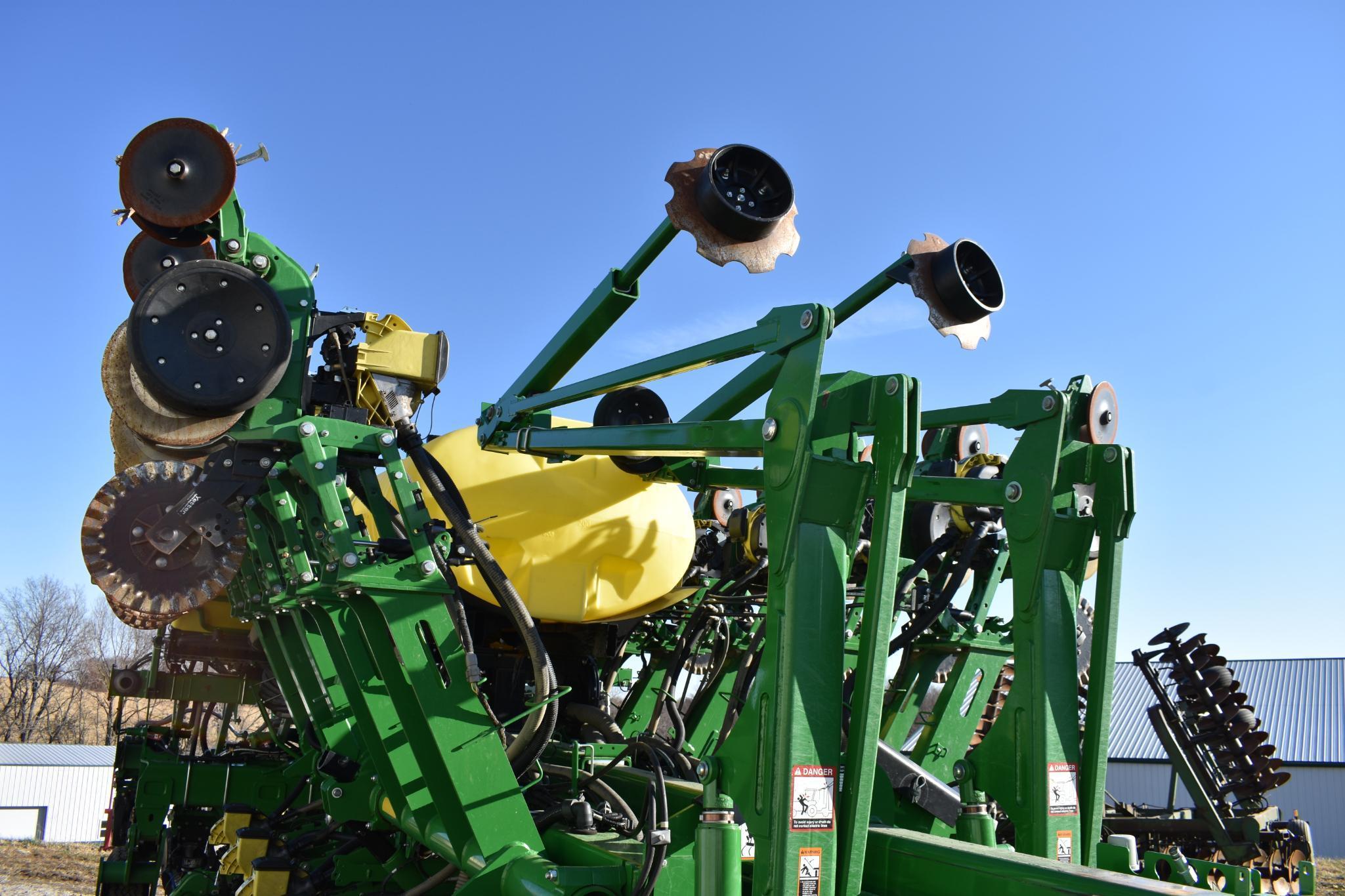 2018 John Deere 1795 16/31 CCS planter